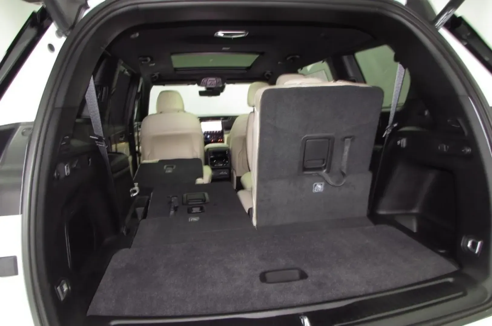 2025 /Wicker Beige/Black Jeep Grand Cherokee Limited (1C4RJKBG4S8) with an Other engine, located at 12830 Highway 21, De Soto, MO, 63020, (636) 337-7777, 38.153099, -90.573624 - Experience the ultimate in versatility and adventure with the 2025 Jeep Grand Cherokee Limited, now available at Pettus CDJR DeSoto, your trusted OEM dealership located at 12830 Highway 21, De Soto, MO 63020. This SUV is not just a vehicle; it's a lifestyle choice that perfectly blends comfort, capa - Photo#30