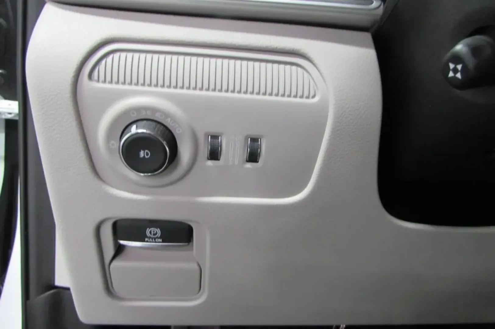2025 /Sea Salt/Black Leather Jeep Wagoneer Series II (1C4SJVBP5SS) with an Other engine, Automatic transmission, located at 12830 Highway 21, De Soto, MO, 63020, (636) 337-7777, 38.153099, -90.573624 - **Experience Adventure and Luxury with the 2025 Jeep Wagoneer at Pettus CDJR DeSoto!**<br /> <br /> Are you ready to elevate your family adventures or weekend getaways? The 2025 Jeep Wagoneer is the perfect companion for those who crave a blend of rugged capability and refined comfort. This luxuriou - Photo#12