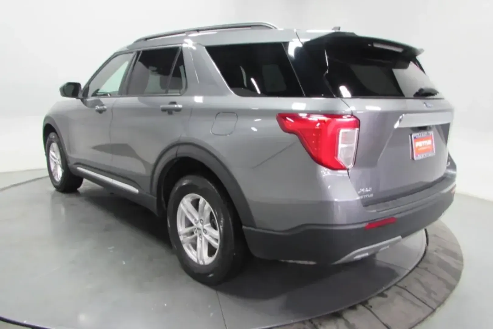 2023 /Sandstone Leather Ford Explorer XLT (1FMSK8DH3PG) with an Other engine, Automatic transmission, located at 12836 Highway 21, De Soto, MO, 63020, (636) 337-7777, 38.151867, -90.575615 - **Explore the Open Road in Style with the 2023 Ford Explorer XLT - Perfect for Any Adventure!**<br /> <br /> Are you ready for your next family road trip, weekend adventure, or daily commute? Look no further than the 2023 Ford Explorer XLT, available now at Pettus Ford De Soto in De Soto, MO. This v - Photo#5
