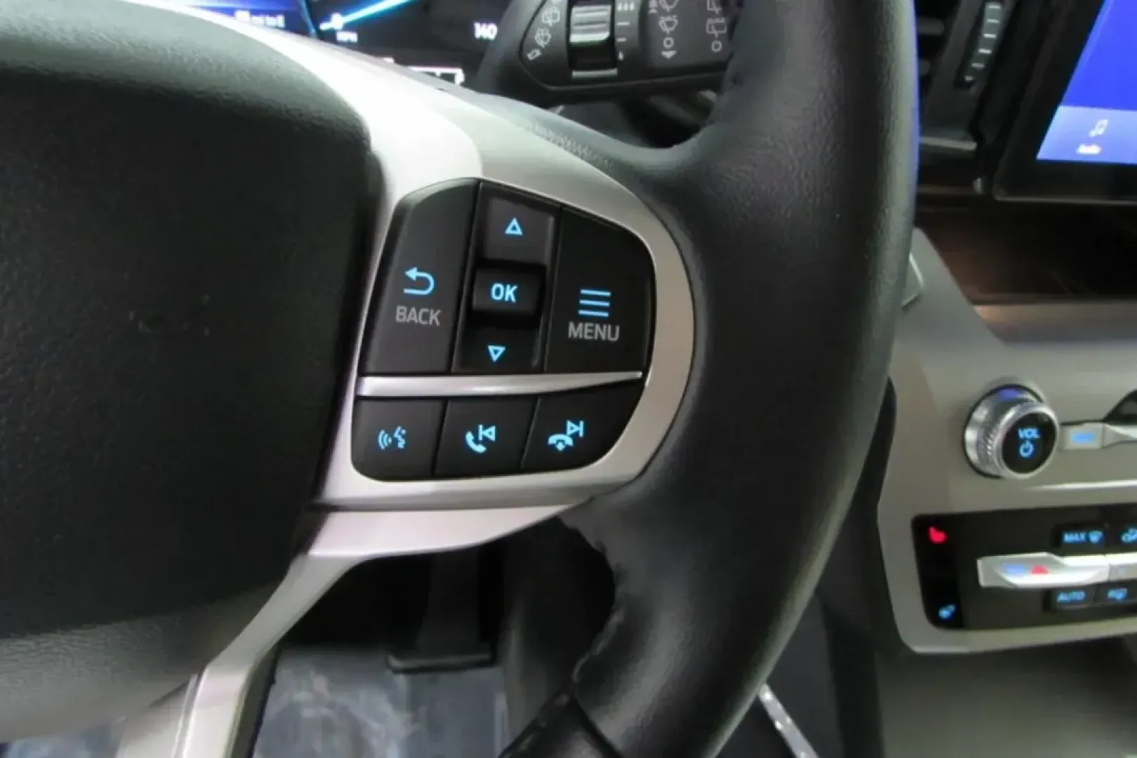 2023 /Sandstone Leather Ford Explorer XLT (1FMSK8DH3PG) with an Other engine, Automatic transmission, located at 12836 Highway 21, De Soto, MO, 63020, (636) 337-7777, 38.151867, -90.575615 - **Explore the Open Road in Style with the 2023 Ford Explorer XLT - Perfect for Any Adventure!**<br /> <br /> Are you ready for your next family road trip, weekend adventure, or daily commute? Look no further than the 2023 Ford Explorer XLT, available now at Pettus Ford De Soto in De Soto, MO. This v - Photo#17