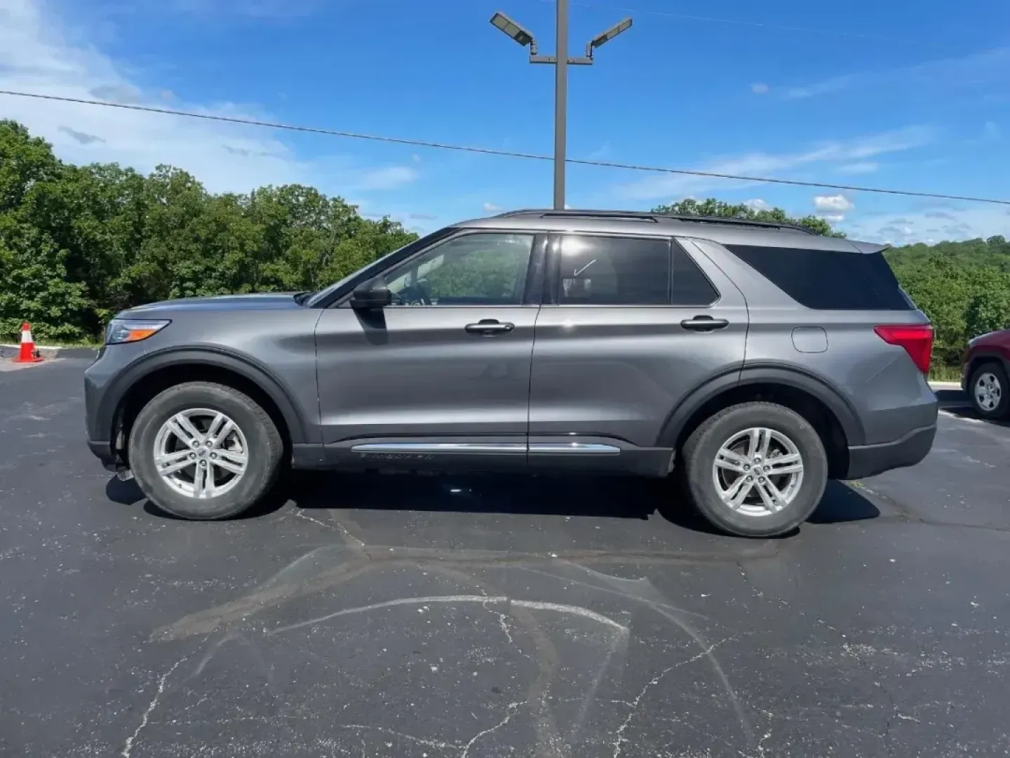 2023 /Sandstone Leather Ford Explorer XLT (1FMSK8DH3PG) with an Other engine, Automatic transmission, located at 12836 Highway 21, De Soto, MO, 63020, (636) 337-7777, 38.151867, -90.575615 - **Explore the Open Road in Style with the 2023 Ford Explorer XLT - Perfect for Any Adventure!**<br /> <br /> Are you ready for your next family road trip, weekend adventure, or daily commute? Look no further than the 2023 Ford Explorer XLT, available now at Pettus Ford De Soto in De Soto, MO. This v - Photo#31