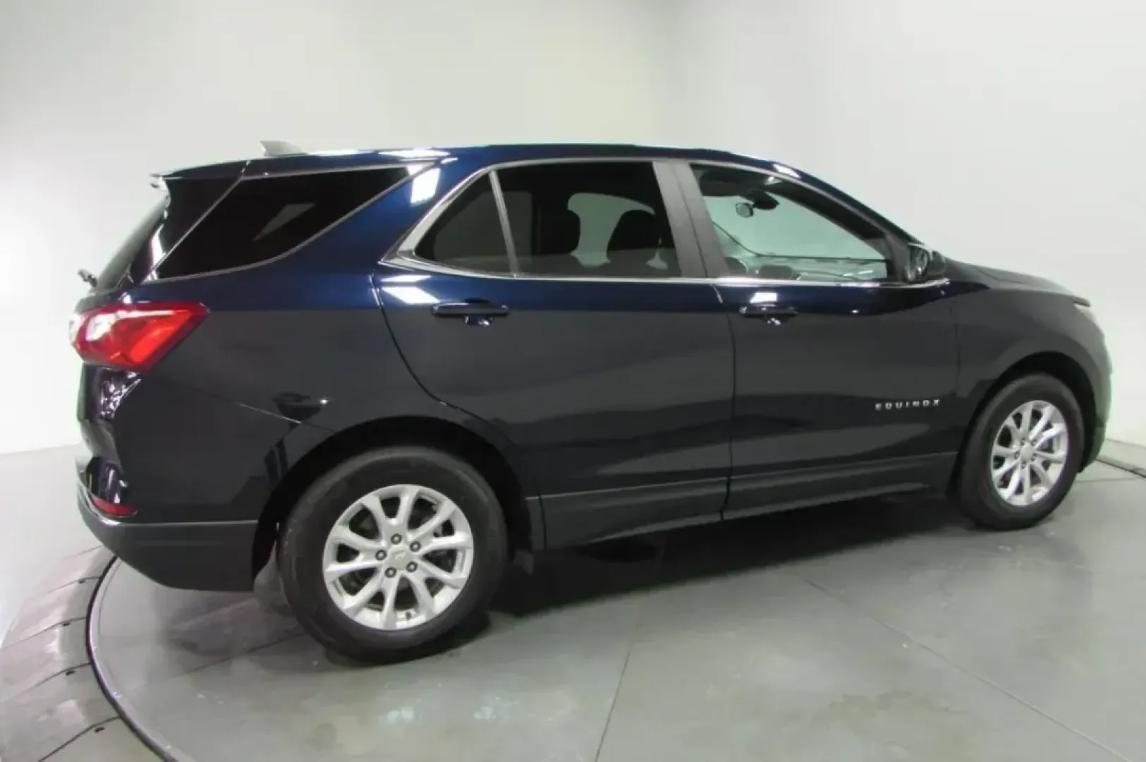 2021 /Medium Ash Gray Cloth Chevrolet Equinox LT (3GNAXKEVXMS) with an Other engine, Automatic transmission, located at 12836 Highway 21, De Soto, MO, 63020, (636) 337-7777, 38.151867, -90.575615 - ### Discover Your Next Adventure with the 2021 Chevrolet Equinox LT at Pettus Ford De Soto!<br /> <br /> Are you ready to elevate your daily drive? The 2021 Chevrolet Equinox LT is designed to fit seamlessly into your lifestyle, whether you're commuting to work, heading out on family road trips, or - Photo#4