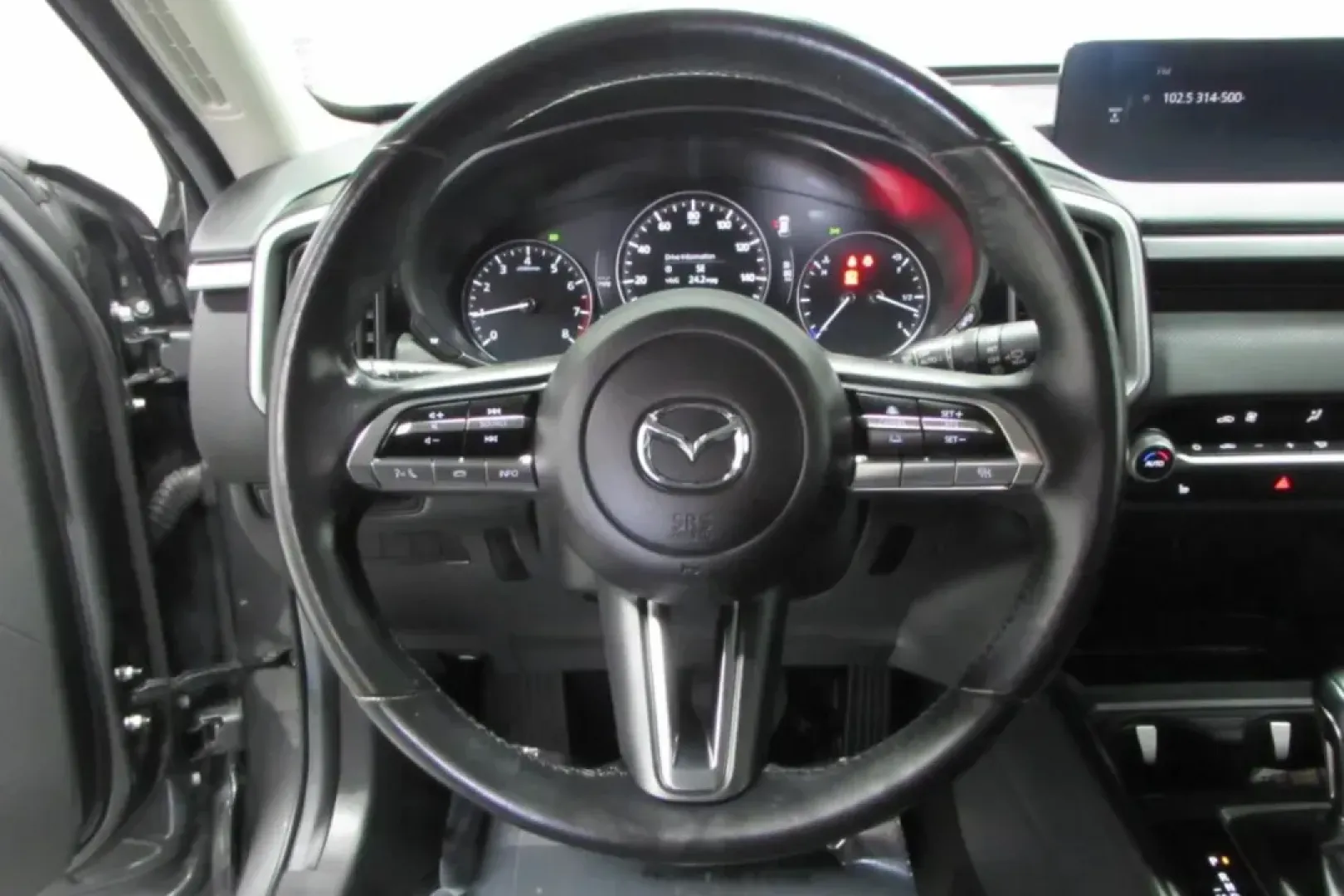 2024 /Black w/Gray Leather Trimmed Mazda CX-50 2.5 S Preferred Package (7MMVABBM9RN) with an Other engine, Automatic transmission, located at 12830 Highway 21, De Soto, MO, 63020, (636) 337-7777, 38.153099, -90.573624 - **Discover Adventure with the 2024 Mazda CX-50 at Pettus CDJR DeSoto!**<br /> <br /> Are you ready to elevate your everyday journey? Whether you're commuting to work, taking the kids to school, or embarking on a weekend getaway, the 2024 Mazda CX-50 is designed to seamlessly fit into your lifestyle. - Photo#11