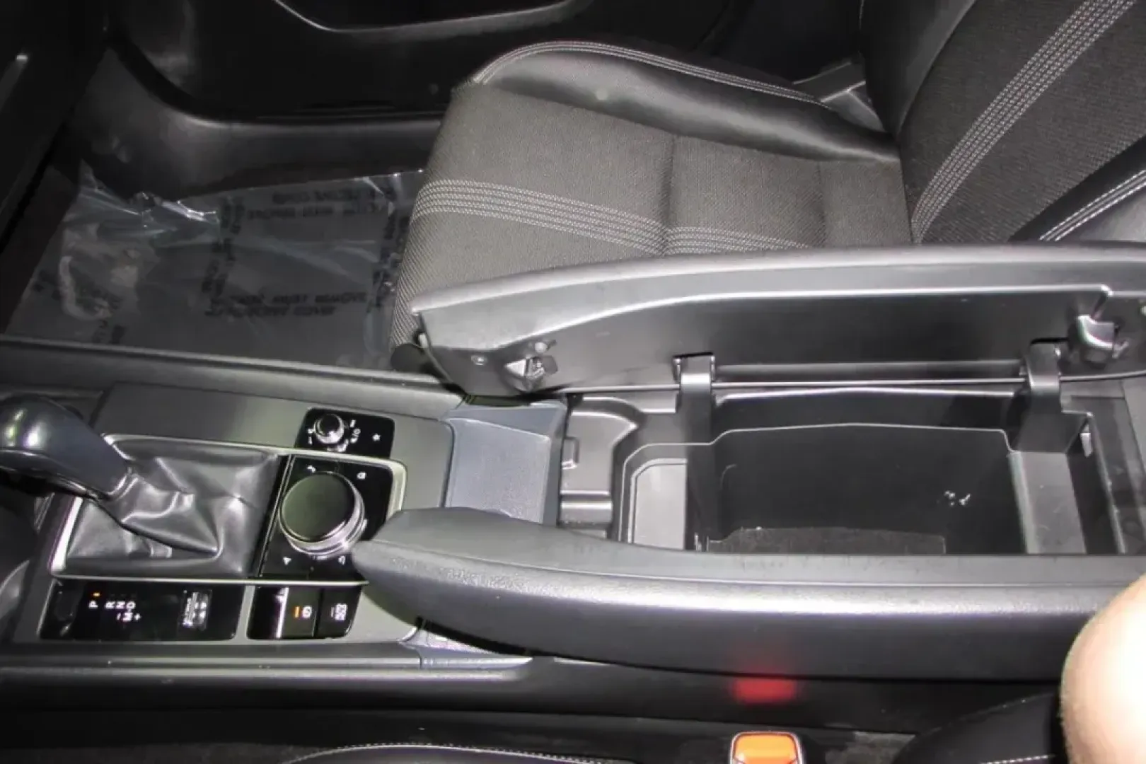 2024 /Black w/Gray Leather Trimmed Mazda CX-50 2.5 S Preferred Package (7MMVABBM9RN) with an Other engine, Automatic transmission, located at 12830 Highway 21, De Soto, MO, 63020, (636) 337-7777, 38.153099, -90.573624 - **Discover Adventure with the 2024 Mazda CX-50 at Pettus CDJR DeSoto!**<br /> <br /> Are you ready to elevate your everyday journey? Whether you're commuting to work, taking the kids to school, or embarking on a weekend getaway, the 2024 Mazda CX-50 is designed to seamlessly fit into your lifestyle. - Photo#19