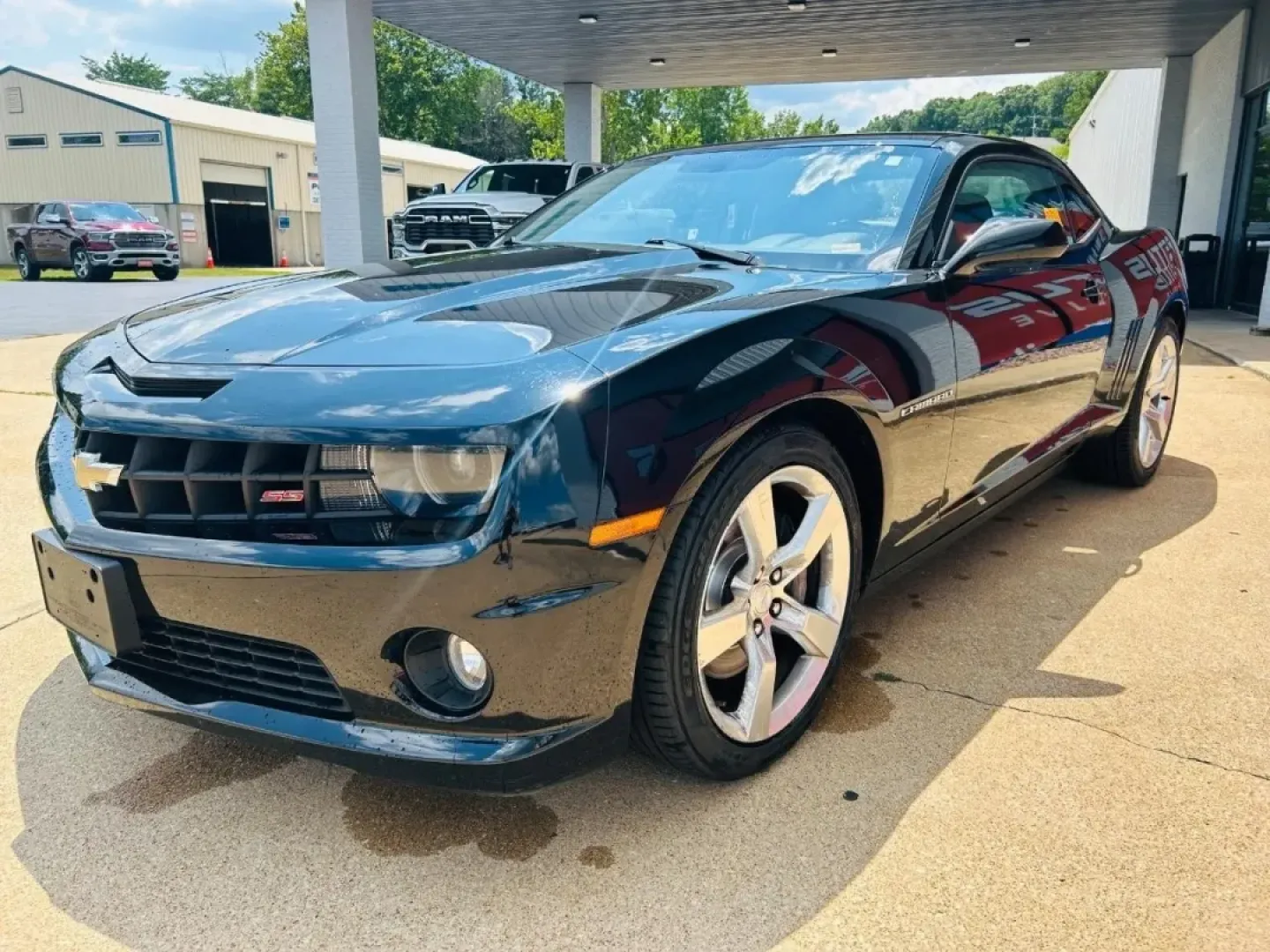 2010 Chevrolet Camaro SS 2SS (2G1FK1EJ1A9) with an Other engine, located at 970 Woodlawn Dr., Farmington, MO, 63640, (573) 431-7800, 37.825642, -90.468674 - Experience the thrill of the open road with the 2010 Chevrolet Camaro SS, perfect for those who crave adventure and excitement. This stunning two-door coupe is designed for those who appreciate powerful performance and sleek styling, making it an ideal choice for weekend getaways or evening drives t - Photo#4