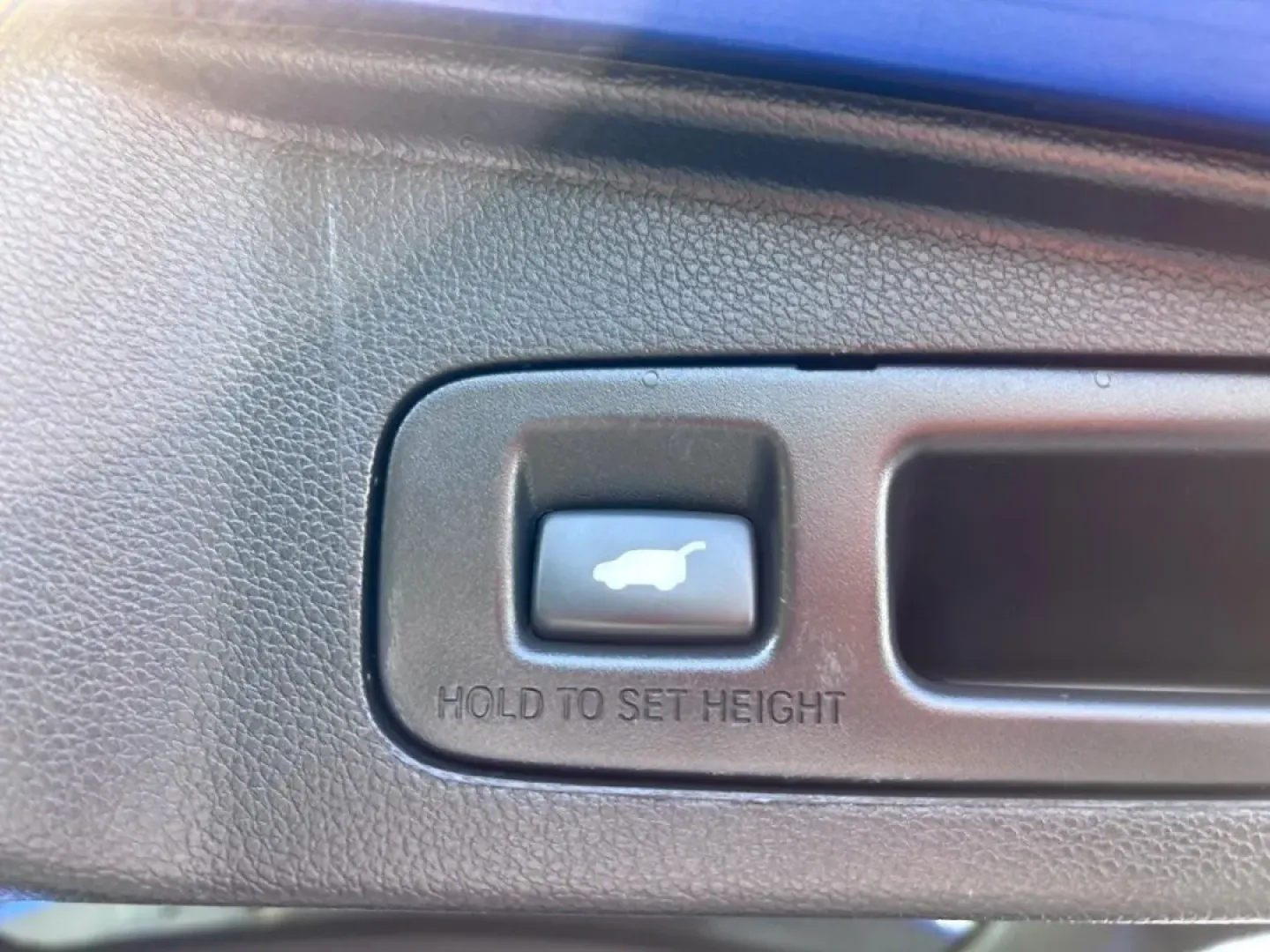 2020 /Black Leather Honda CR-V EX-L (7FARW2H83LE) with an 1.5L I-4 16-Valve DOHC engine, Automatic transmission, located at 970 Woodlawn Dr., Farmington, MO, 63640, (573) 431-7800, 37.825642, -90.468674 - **Explore New Adventures with the 2020 Honda CR-V EX-L: Your Perfect Family SUV!**<br /> <br /> Are you ready to elevate your family's adventures? The 2020 Honda CR-V EX-L is more than just a vehicle; it's a lifestyle choice that accommodates your dreams of exploration, comfort, and safety. Whether - Photo#5