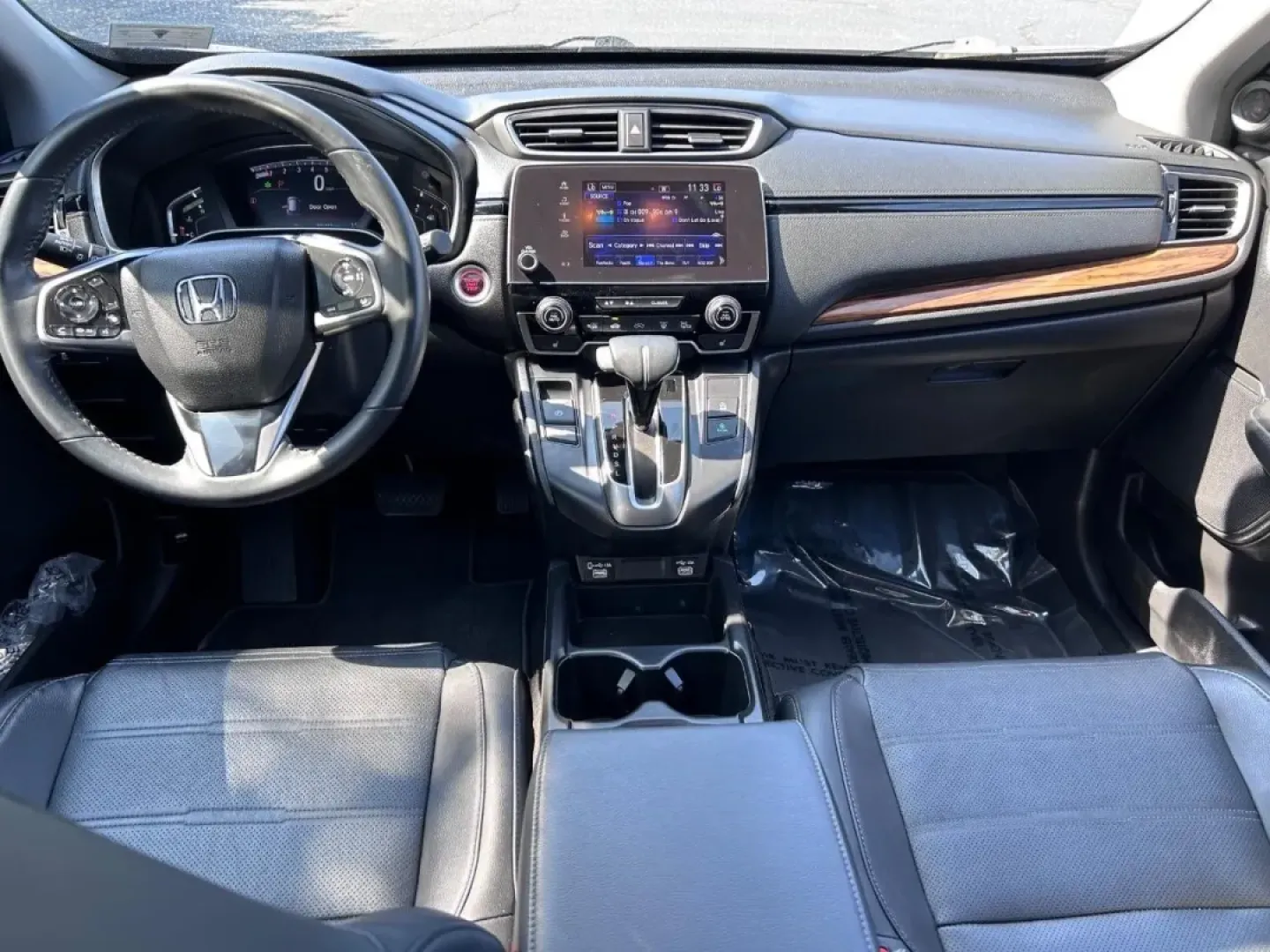 2020 /Black Leather Honda CR-V EX-L (7FARW2H83LE) with an 1.5L I-4 16-Valve DOHC engine, Automatic transmission, located at 970 Woodlawn Dr., Farmington, MO, 63640, (573) 431-7800, 37.825642, -90.468674 - **Explore New Adventures with the 2020 Honda CR-V EX-L: Your Perfect Family SUV!**<br /> <br /> Are you ready to elevate your family's adventures? The 2020 Honda CR-V EX-L is more than just a vehicle; it's a lifestyle choice that accommodates your dreams of exploration, comfort, and safety. Whether - Photo#11