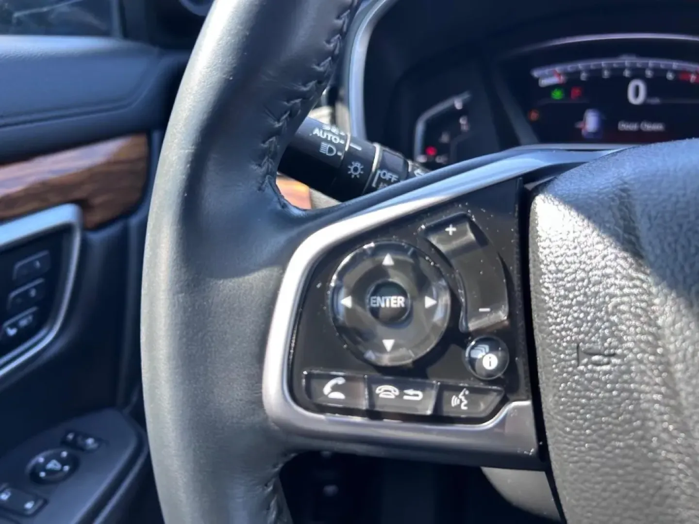 2020 /Black Leather Honda CR-V EX-L (7FARW2H83LE) with an 1.5L I-4 16-Valve DOHC engine, Automatic transmission, located at 970 Woodlawn Dr., Farmington, MO, 63640, (573) 431-7800, 37.825642, -90.468674 - **Explore New Adventures with the 2020 Honda CR-V EX-L: Your Perfect Family SUV!**<br /> <br /> Are you ready to elevate your family's adventures? The 2020 Honda CR-V EX-L is more than just a vehicle; it's a lifestyle choice that accommodates your dreams of exploration, comfort, and safety. Whether - Photo#13