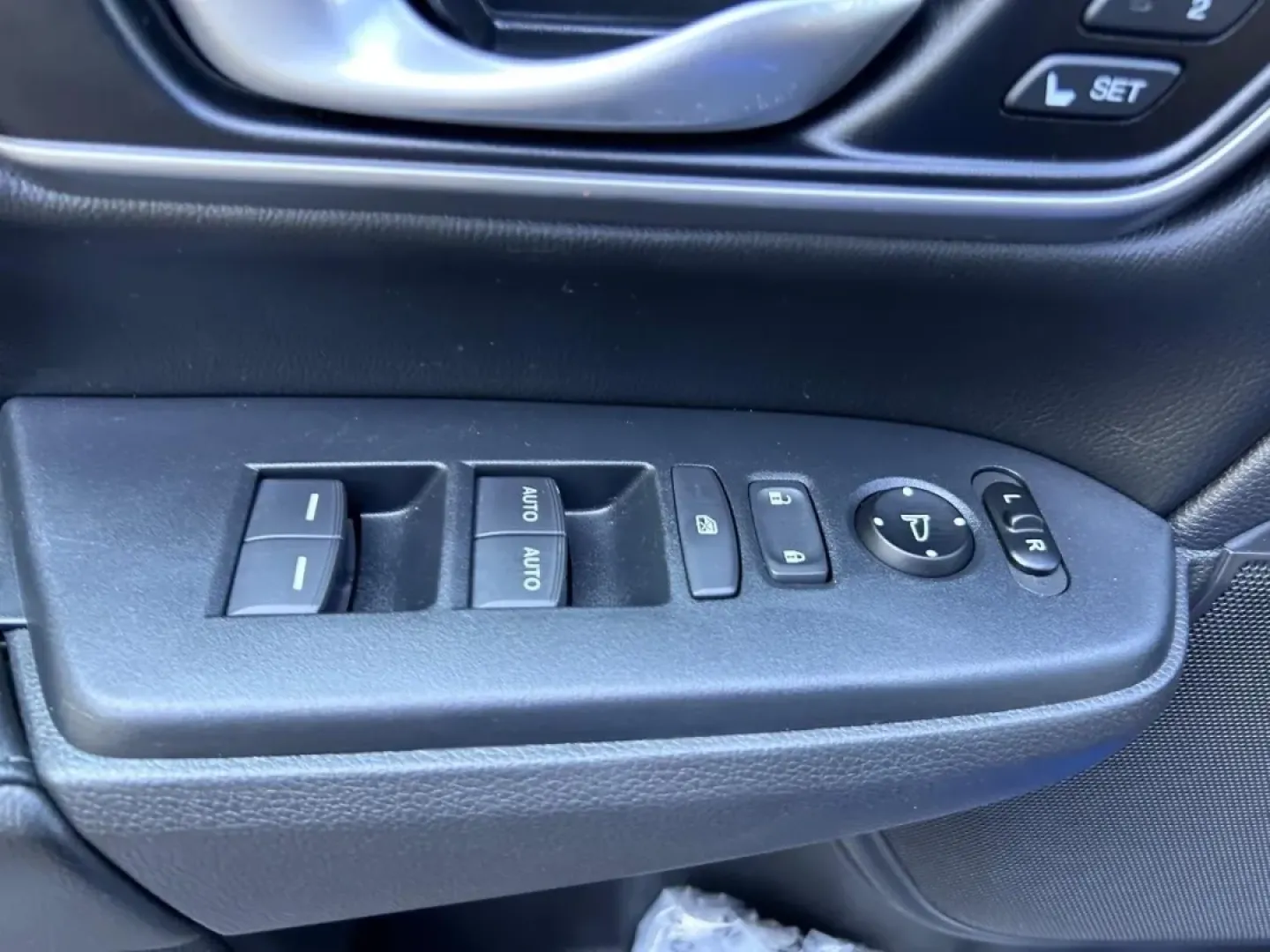2020 /Black Leather Honda CR-V EX-L (7FARW2H83LE) with an 1.5L I-4 16-Valve DOHC engine, Automatic transmission, located at 970 Woodlawn Dr., Farmington, MO, 63640, (573) 431-7800, 37.825642, -90.468674 - **Explore New Adventures with the 2020 Honda CR-V EX-L: Your Perfect Family SUV!**<br /> <br /> Are you ready to elevate your family's adventures? The 2020 Honda CR-V EX-L is more than just a vehicle; it's a lifestyle choice that accommodates your dreams of exploration, comfort, and safety. Whether - Photo#19