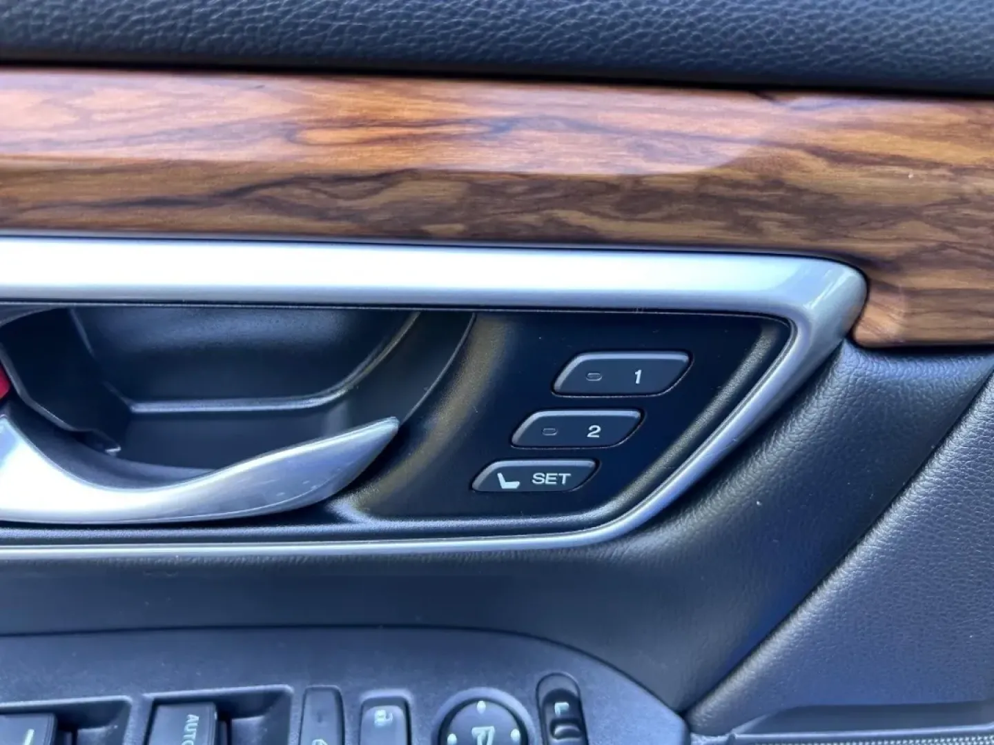 2020 /Black Leather Honda CR-V EX-L (7FARW2H83LE) with an 1.5L I-4 16-Valve DOHC engine, Automatic transmission, located at 970 Woodlawn Dr., Farmington, MO, 63640, (573) 431-7800, 37.825642, -90.468674 - **Explore New Adventures with the 2020 Honda CR-V EX-L: Your Perfect Family SUV!**<br /> <br /> Are you ready to elevate your family's adventures? The 2020 Honda CR-V EX-L is more than just a vehicle; it's a lifestyle choice that accommodates your dreams of exploration, comfort, and safety. Whether - Photo#20