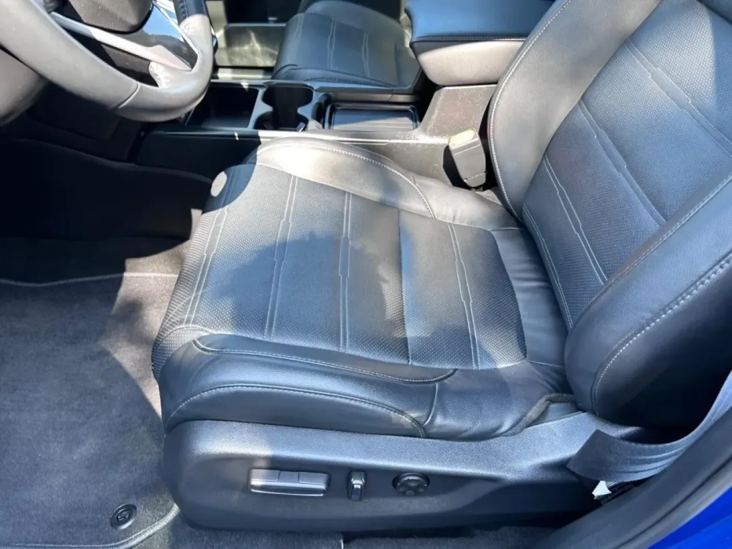 2020 /Black Leather Honda CR-V EX-L (7FARW2H83LE) with an 1.5L I-4 16-Valve DOHC engine, Automatic transmission, located at 970 Woodlawn Dr., Farmington, MO, 63640, (573) 431-7800, 37.825642, -90.468674 - **Explore New Adventures with the 2020 Honda CR-V EX-L: Your Perfect Family SUV!**<br /> <br /> Are you ready to elevate your family's adventures? The 2020 Honda CR-V EX-L is more than just a vehicle; it's a lifestyle choice that accommodates your dreams of exploration, comfort, and safety. Whether - Photo#21