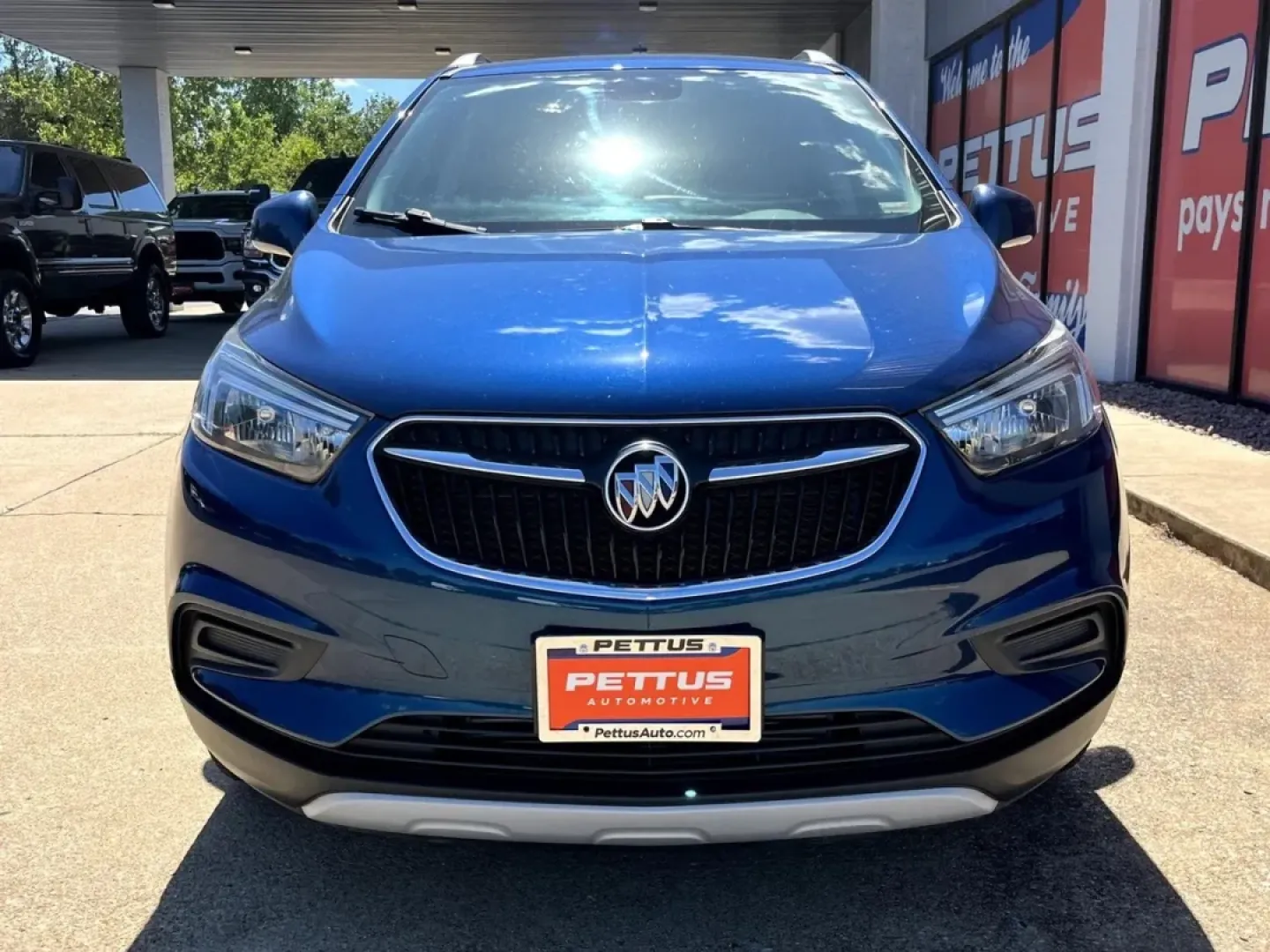 2020 Buick Encore Preferred (KL4CJESB0LB) with an 1.4L Turbocharged engine, located at 970 Woodlawn Dr., Farmington, MO, 63640, (573) 431-7800, 37.825642, -90.468674 - **Adventure Awaits with the 2020 Buick Encore Your Perfect SUV for Daily Life and Weekend Getaways!**<br /> <br /> Are you seeking the ideal vehicle that balances comfort, style, and versatility? Look no further than the stunning 2020 Buick Encore, available now at Pettus CDJR Farmington! With its - Photo#2
