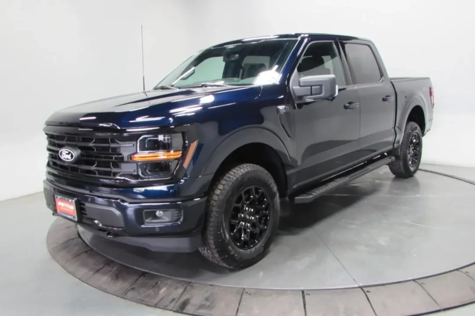 2025 /Black Ford F-150 XLT (1FTFW3L54SK) with an 5.0L engine, located at 12836 Highway 21, De Soto, MO, 63020, (636) 337-7777, 38.151867, -90.575615 - **Elevate Your Adventures with the 2025 Ford F-150 XLT at Pettus Ford De Soto!**<br /> <br /> Are you ready to take your weekend getaways and everyday errands to the next level? Look no further than the stunning 2025 Ford F-150 XLT, the perfect truck for those who crave both adventure and practicali - Photo#2