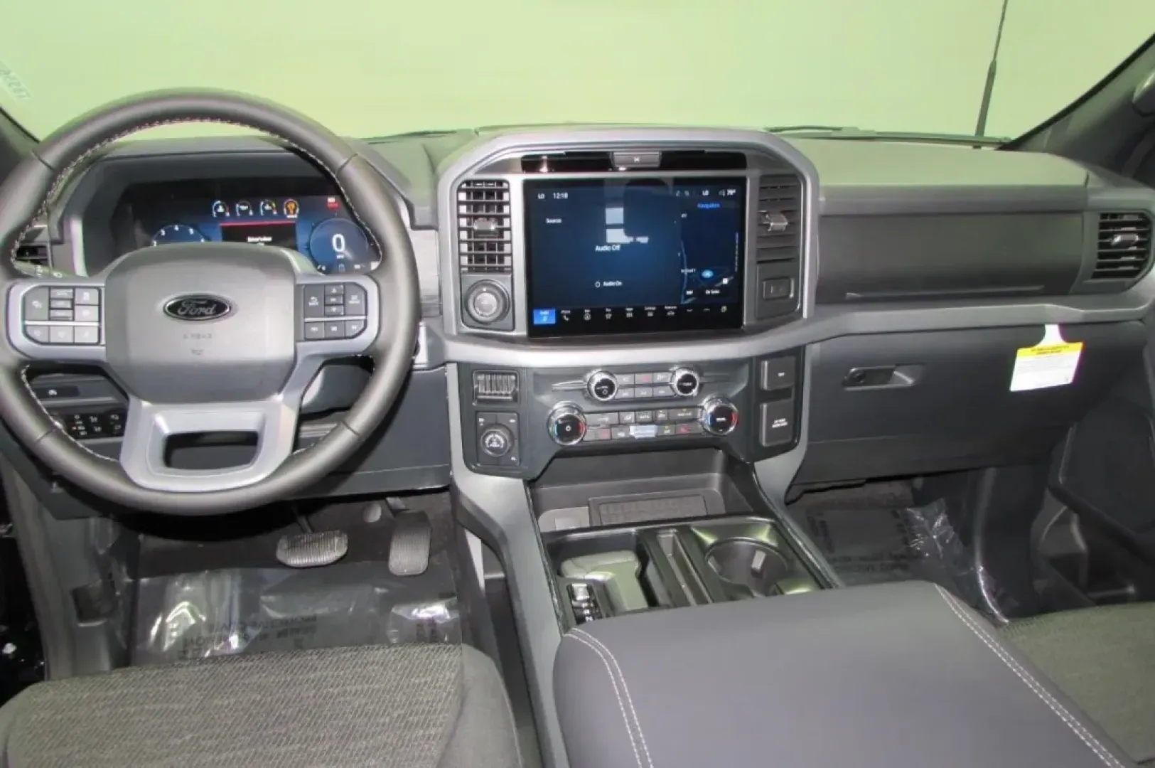 2025 /Black Ford F-150 XLT (1FTFW3L54SK) with an 5.0L engine, located at 12836 Highway 21, De Soto, MO, 63020, (636) 337-7777, 38.151867, -90.575615 - **Elevate Your Adventures with the 2025 Ford F-150 XLT at Pettus Ford De Soto!**<br /> <br /> Are you ready to take your weekend getaways and everyday errands to the next level? Look no further than the stunning 2025 Ford F-150 XLT, the perfect truck for those who crave both adventure and practicali - Photo#28