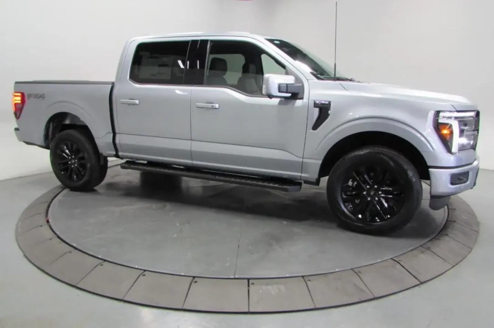 2025 /Black Ford F-150 LARIAT (1FTFW5L57SK) with an 5.0L V8 engine, located at 12836 Highway 21, De Soto, MO, 63020, (636) 337-7777, 38.151867, -90.575615 - **Unleash Your Adventure with a 2025 Ford F-150 LARIAT Perfect for Any Lifestyle**<br /> <br /> Are you ready to elevate your driving experience and tackle life's adventures in style? Look no further than the 2025 Ford F-150 LARIAT, available now at Pettus Ford De Soto, located at 12836 Missouri Hw - Photo#3