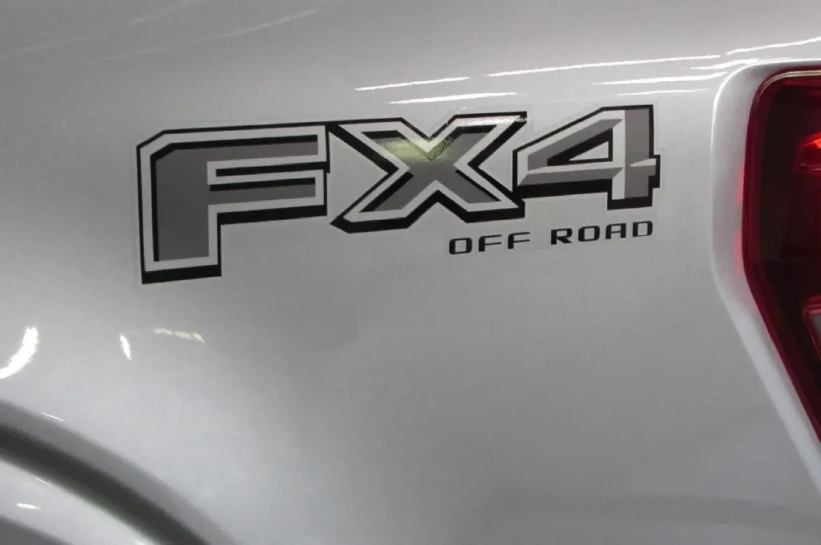 2025 /Black Ford F-150 LARIAT (1FTFW5L57SK) with an 5.0L V8 engine, located at 12836 Highway 21, De Soto, MO, 63020, (636) 337-7777, 38.151867, -90.575615 - **Unleash Your Adventure with a 2025 Ford F-150 LARIAT Perfect for Any Lifestyle**<br /> <br /> Are you ready to elevate your driving experience and tackle life's adventures in style? Look no further than the 2025 Ford F-150 LARIAT, available now at Pettus Ford De Soto, located at 12836 Missouri Hw - Photo#9