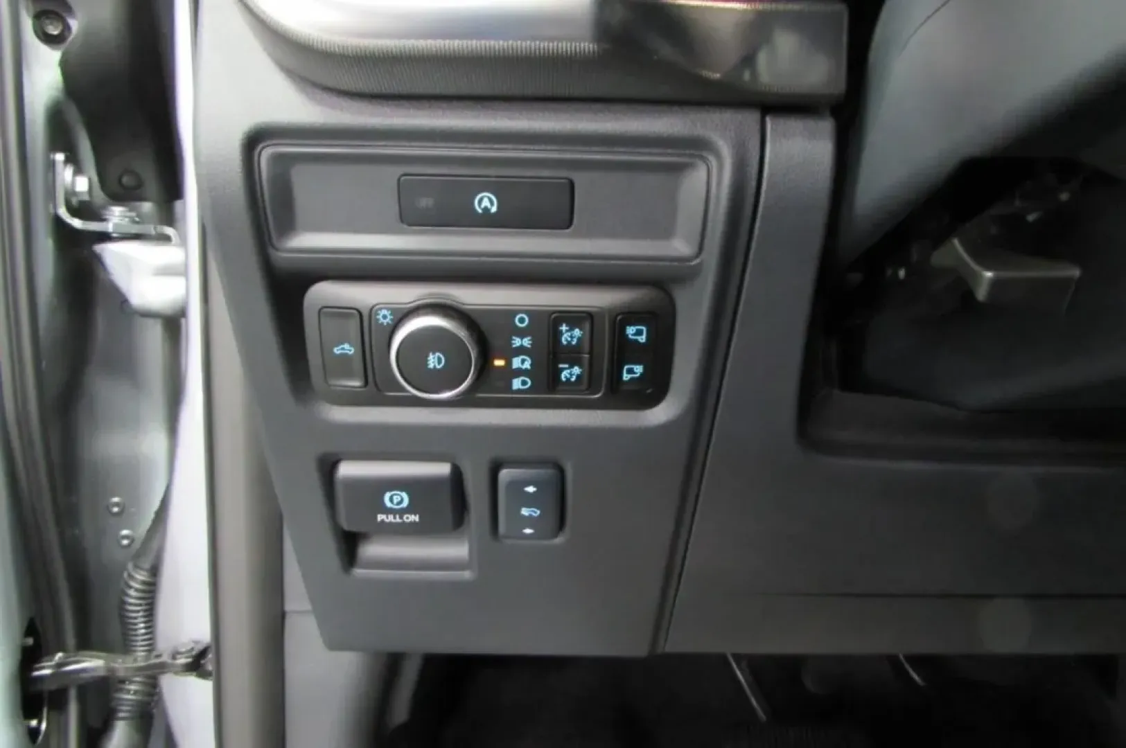 2025 /Black Ford F-150 LARIAT (1FTFW5L57SK) with an 5.0L V8 engine, located at 12836 Highway 21, De Soto, MO, 63020, (636) 337-7777, 38.151867, -90.575615 - **Unleash Your Adventure with a 2025 Ford F-150 LARIAT Perfect for Any Lifestyle**<br /> <br /> Are you ready to elevate your driving experience and tackle life's adventures in style? Look no further than the 2025 Ford F-150 LARIAT, available now at Pettus Ford De Soto, located at 12836 Missouri Hw - Photo#16