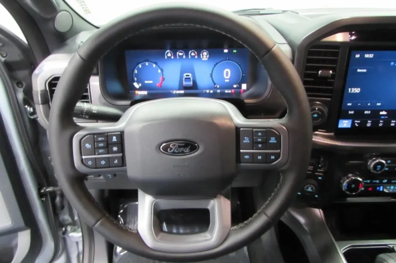 2025 /Black Ford F-150 LARIAT (1FTFW5L57SK) with an 5.0L V8 engine, located at 12836 Highway 21, De Soto, MO, 63020, (636) 337-7777, 38.151867, -90.575615 - **Unleash Your Adventure with a 2025 Ford F-150 LARIAT Perfect for Any Lifestyle**<br /> <br /> Are you ready to elevate your driving experience and tackle life's adventures in style? Look no further than the 2025 Ford F-150 LARIAT, available now at Pettus Ford De Soto, located at 12836 Missouri Hw - Photo#17