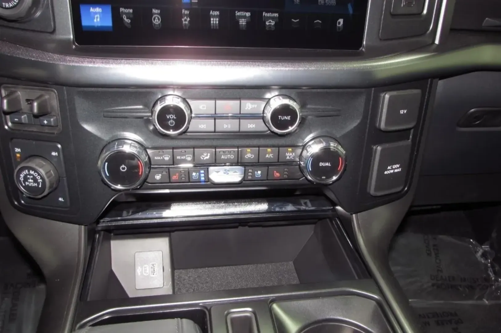 2025 /Black Ford F-150 LARIAT (1FTFW5L57SK) with an 5.0L V8 engine, located at 12836 Highway 21, De Soto, MO, 63020, (636) 337-7777, 38.151867, -90.575615 - **Unleash Your Adventure with a 2025 Ford F-150 LARIAT Perfect for Any Lifestyle**<br /> <br /> Are you ready to elevate your driving experience and tackle life's adventures in style? Look no further than the 2025 Ford F-150 LARIAT, available now at Pettus Ford De Soto, located at 12836 Missouri Hw - Photo#24
