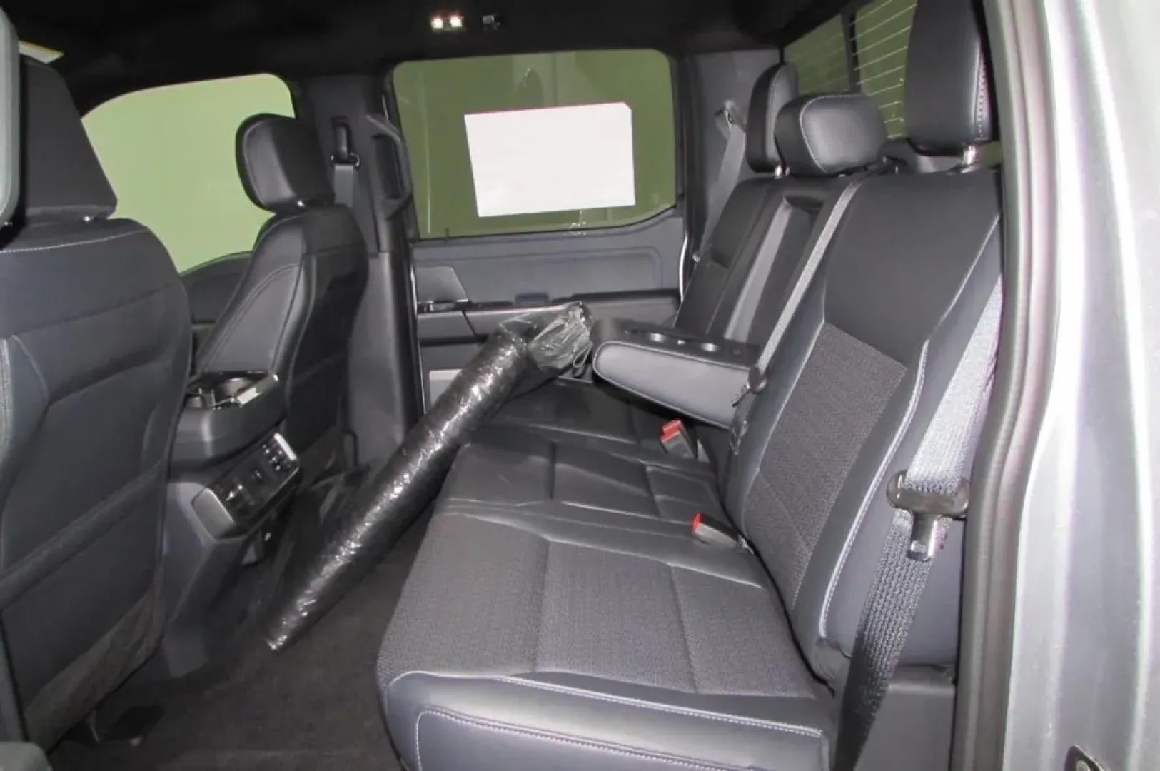 2025 /Black Ford F-150 LARIAT (1FTFW5L57SK) with an 5.0L V8 engine, located at 12836 Highway 21, De Soto, MO, 63020, (636) 337-7777, 38.151867, -90.575615 - **Unleash Your Adventure with a 2025 Ford F-150 LARIAT Perfect for Any Lifestyle**<br /> <br /> Are you ready to elevate your driving experience and tackle life's adventures in style? Look no further than the 2025 Ford F-150 LARIAT, available now at Pettus Ford De Soto, located at 12836 Missouri Hw - Photo#28