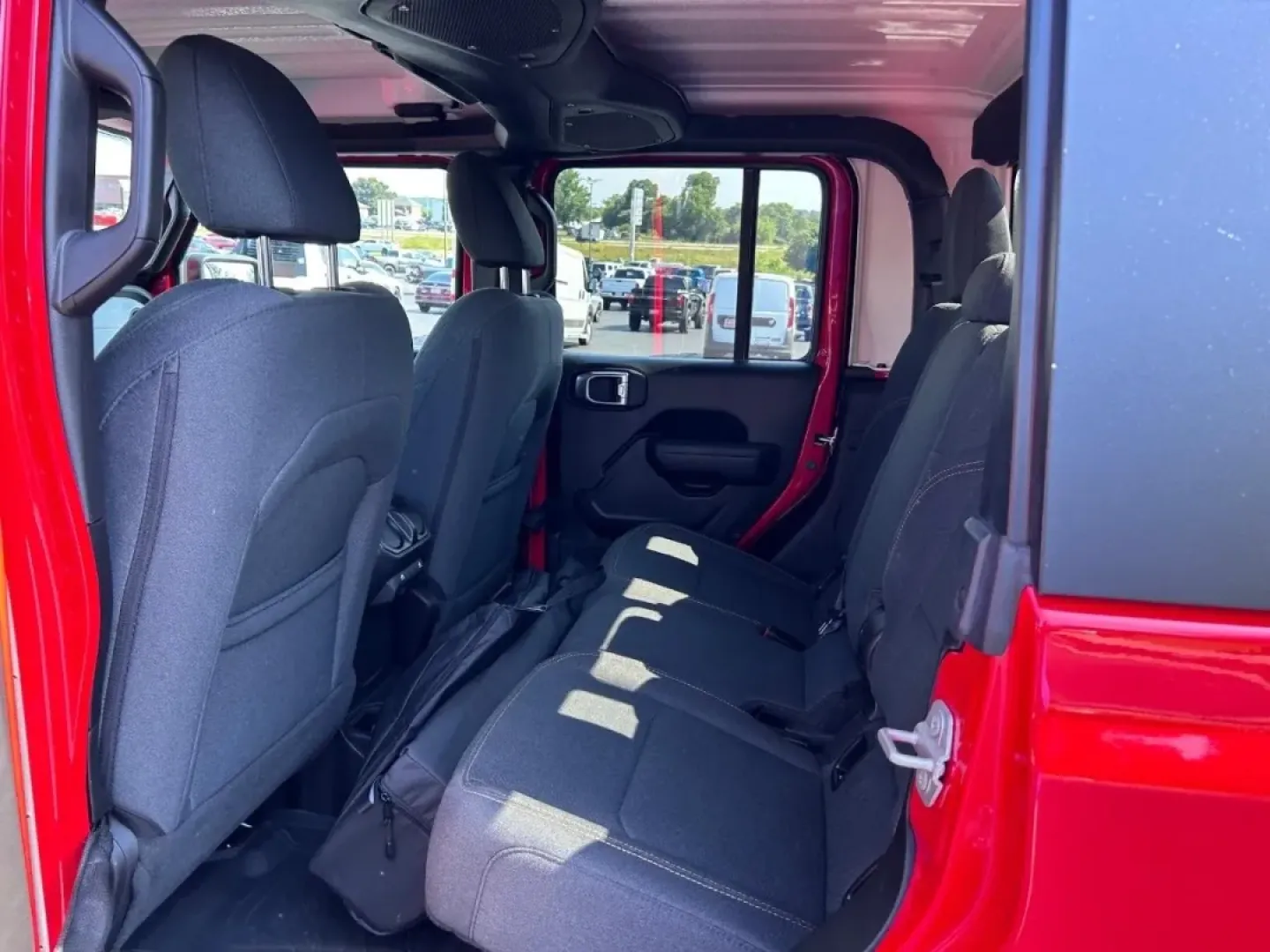 2024 /Black Cloth Jeep Gladiator Sport (1C6HJTAG6RL) with an 3.6L V6 24V VVT UPG I engine, located at 970 Woodlawn Dr., Farmington, MO, 63640, (573) 431-7800, 37.825642, -90.468674 - Are you ready to elevate your adventures and embrace a lifestyle filled with excitement and exploration? Look no further than the 2024 Jeep Gladiator, available now at Pettus CDJR Farmington! Whether you're a weekend warrior, a daily commuter seeking a rugged yet comfortable ride, or a growing famil - Photo#8