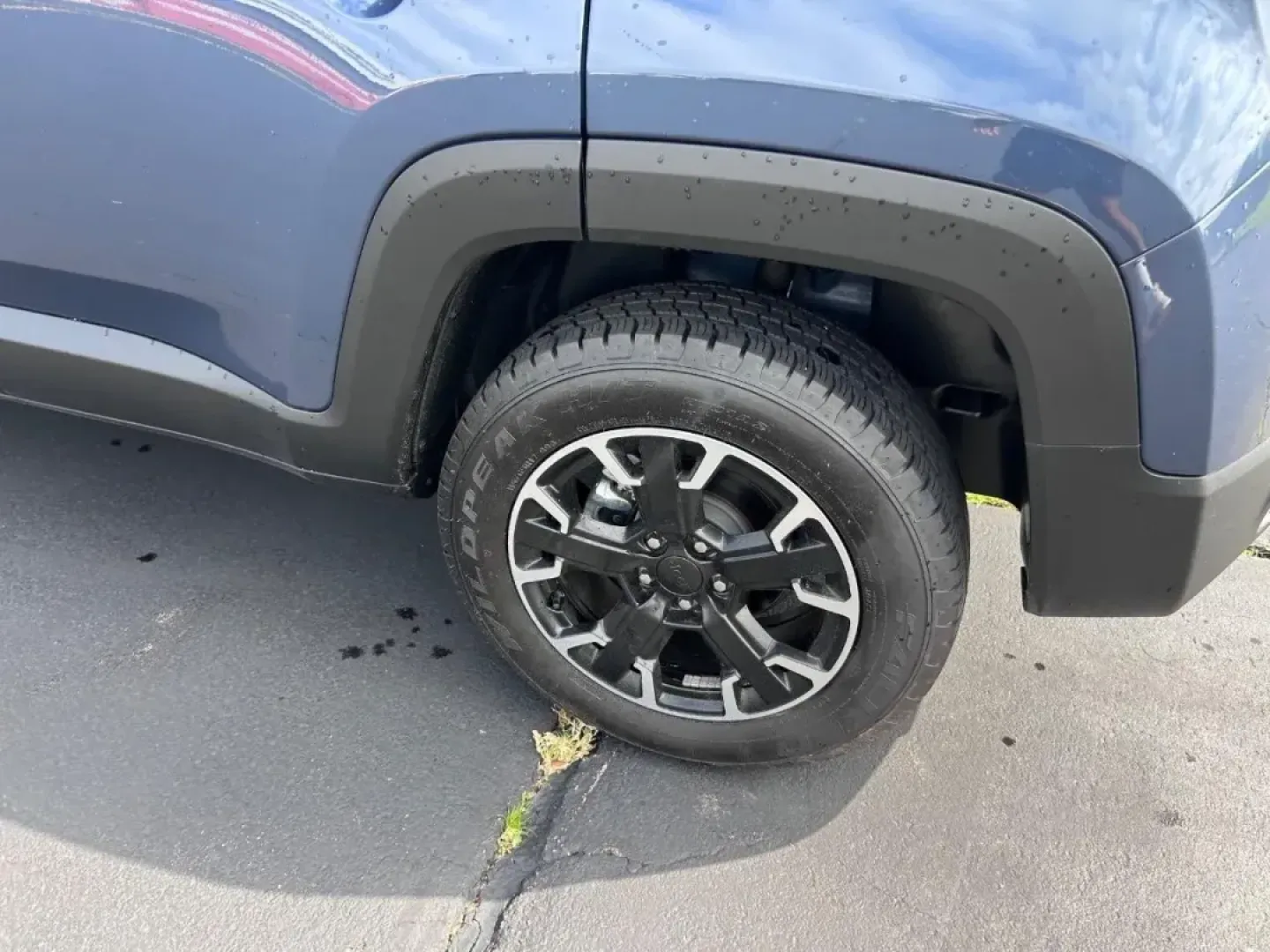 2023 /Black Cloth Jeep Renegade Trailhawk (ZACNJDC12PP) with an 1.3L I4 Turbo MAIR DI engine, Automatic transmission, located at 970 Woodlawn Dr., Farmington, MO, 63640, (573) 431-7800, 37.825642, -90.468674 - **Adventure Awaits: Discover the 2023 Jeep Renegade Trailhawk at Pettus CDJR Farmington!**<br /> <br /> Are you ready to elevate your driving experience? Whether you're a weekend warrior seeking thrilling off-road adventures or a city dweller needing a reliable vehicle for your daily commute, the 20 - Photo#5