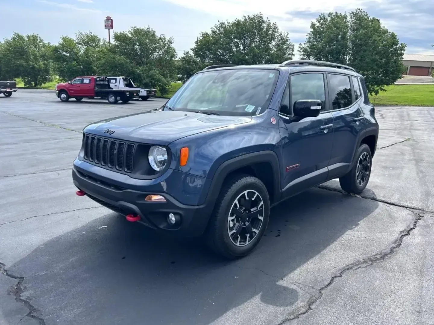2023 /Black Cloth Jeep Renegade Trailhawk (ZACNJDC12PP) with an 1.3L I4 Turbo MAIR DI engine, Automatic transmission, located at 970 Woodlawn Dr., Farmington, MO, 63640, (573) 431-7800, 37.825642, -90.468674 - **Adventure Awaits: Discover the 2023 Jeep Renegade Trailhawk at Pettus CDJR Farmington!**<br /> <br /> Are you ready to elevate your driving experience? Whether you're a weekend warrior seeking thrilling off-road adventures or a city dweller needing a reliable vehicle for your daily commute, the 20 - Photo#6