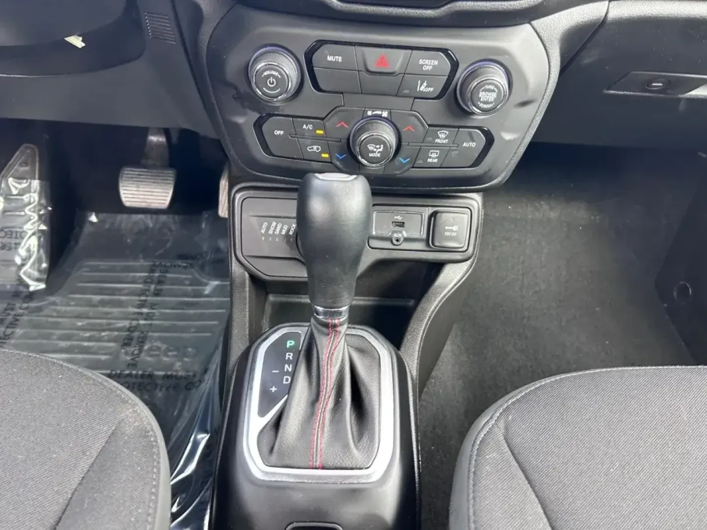 2023 /Black Cloth Jeep Renegade Trailhawk (ZACNJDC12PP) with an 1.3L I4 Turbo MAIR DI engine, Automatic transmission, located at 970 Woodlawn Dr., Farmington, MO, 63640, (573) 431-7800, 37.825642, -90.468674 - **Adventure Awaits: Discover the 2023 Jeep Renegade Trailhawk at Pettus CDJR Farmington!**<br /> <br /> Are you ready to elevate your driving experience? Whether you're a weekend warrior seeking thrilling off-road adventures or a city dweller needing a reliable vehicle for your daily commute, the 20 - Photo#15