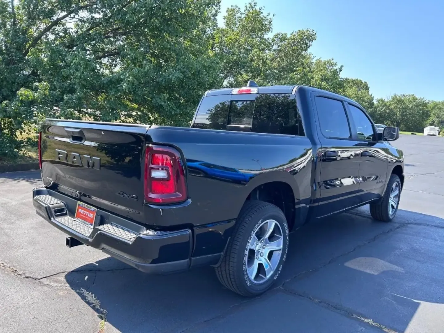 2025 /Diesel Gray/Black Cloth Ram 1500 Tradesman (1C6RRFGGXSN) with an 3.6L V6 24V VVT eTorque UPG I engine, located at 970 Woodlawn Dr., Farmington, MO, 63640, (573) 431-7800, 37.825642, -90.468674 - **Unleash Your Adventure with the 2025 Ram 1500 Tradesman Now Available at Pettus CDJR Farmington!**<br /> <br /> Are you ready to elevate your lifestyle with a vehicle that truly understands your needs? Whether you're hauling gear for a weekend camping trip, navigating city streets during your dai - Photo#2