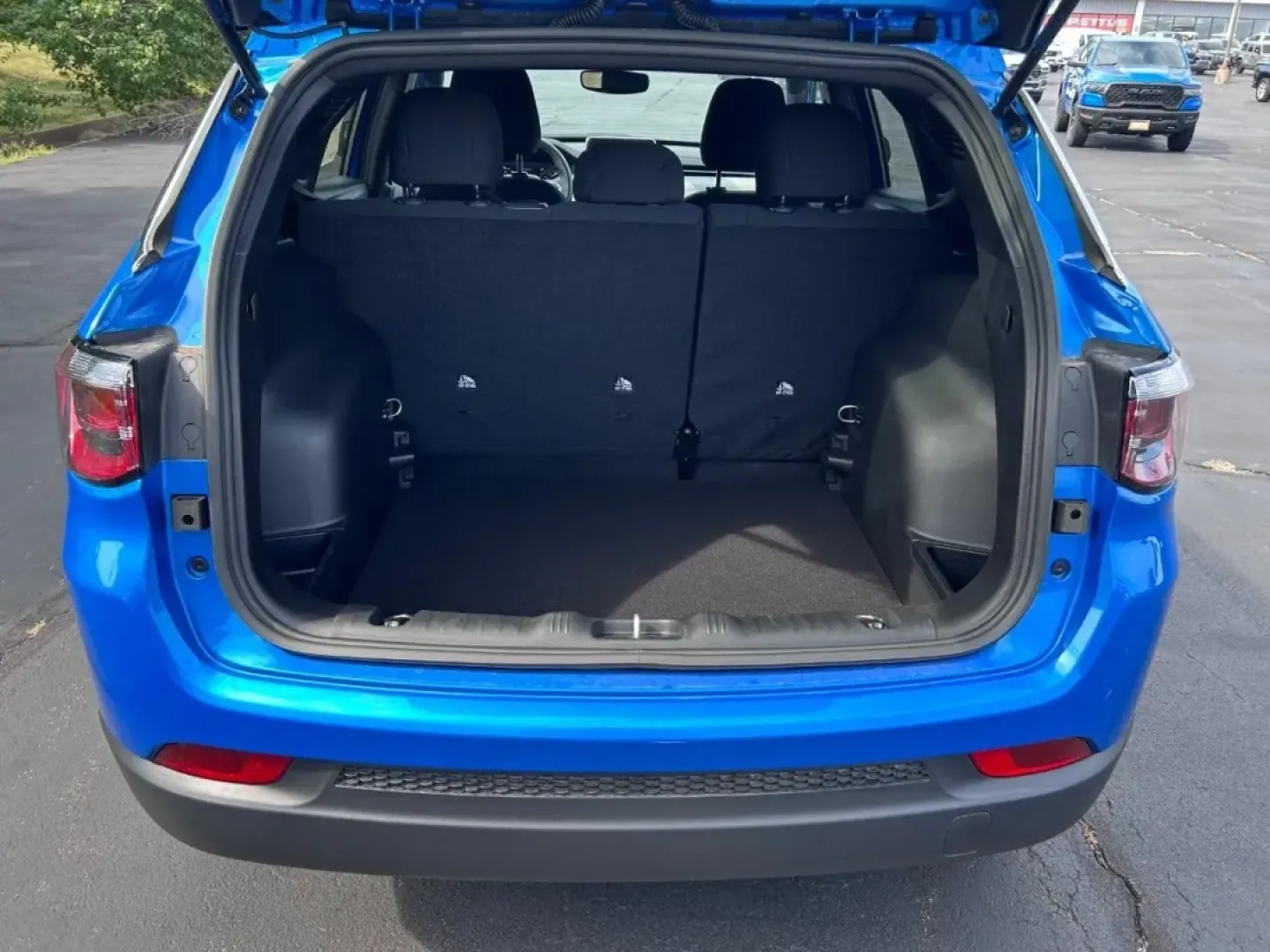 2025 /Black Cloth Jeep Compass Sport (3C4NJDAN8ST) with an 2.0L I4 DOHC DI Turbo engine, Automatic transmission, located at 970 Woodlawn Dr., Farmington, MO, 63640, (573) 431-7800, 37.825642, -90.468674 - **Unleash Your Adventurous Spirit with the 2025 Jeep Compass Sport at Pettus CDJR Farmington!**<br /> <br /> Looking for a vehicle that perfectly balances style, performance, and functionality? The 2025 Jeep Compass Sport is your ideal companion for weekend adventures or daily commutes. With its cap - Photo#4