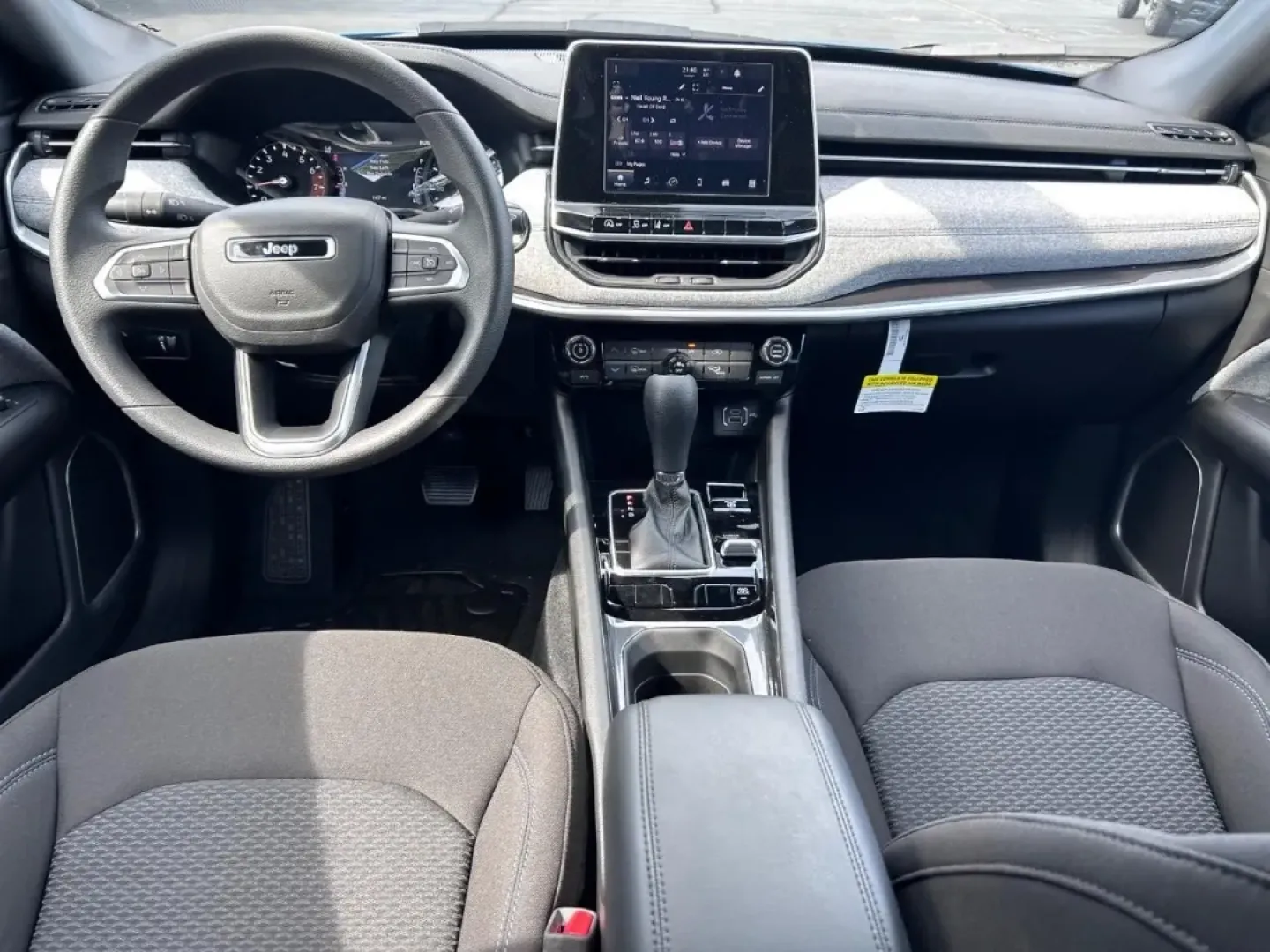 2025 /Black Cloth Jeep Compass Sport (3C4NJDAN8ST) with an 2.0L I4 DOHC DI Turbo engine, Automatic transmission, located at 970 Woodlawn Dr., Farmington, MO, 63640, (573) 431-7800, 37.825642, -90.468674 - **Unleash Your Adventurous Spirit with the 2025 Jeep Compass Sport at Pettus CDJR Farmington!**<br /> <br /> Looking for a vehicle that perfectly balances style, performance, and functionality? The 2025 Jeep Compass Sport is your ideal companion for weekend adventures or daily commutes. With its cap - Photo#9