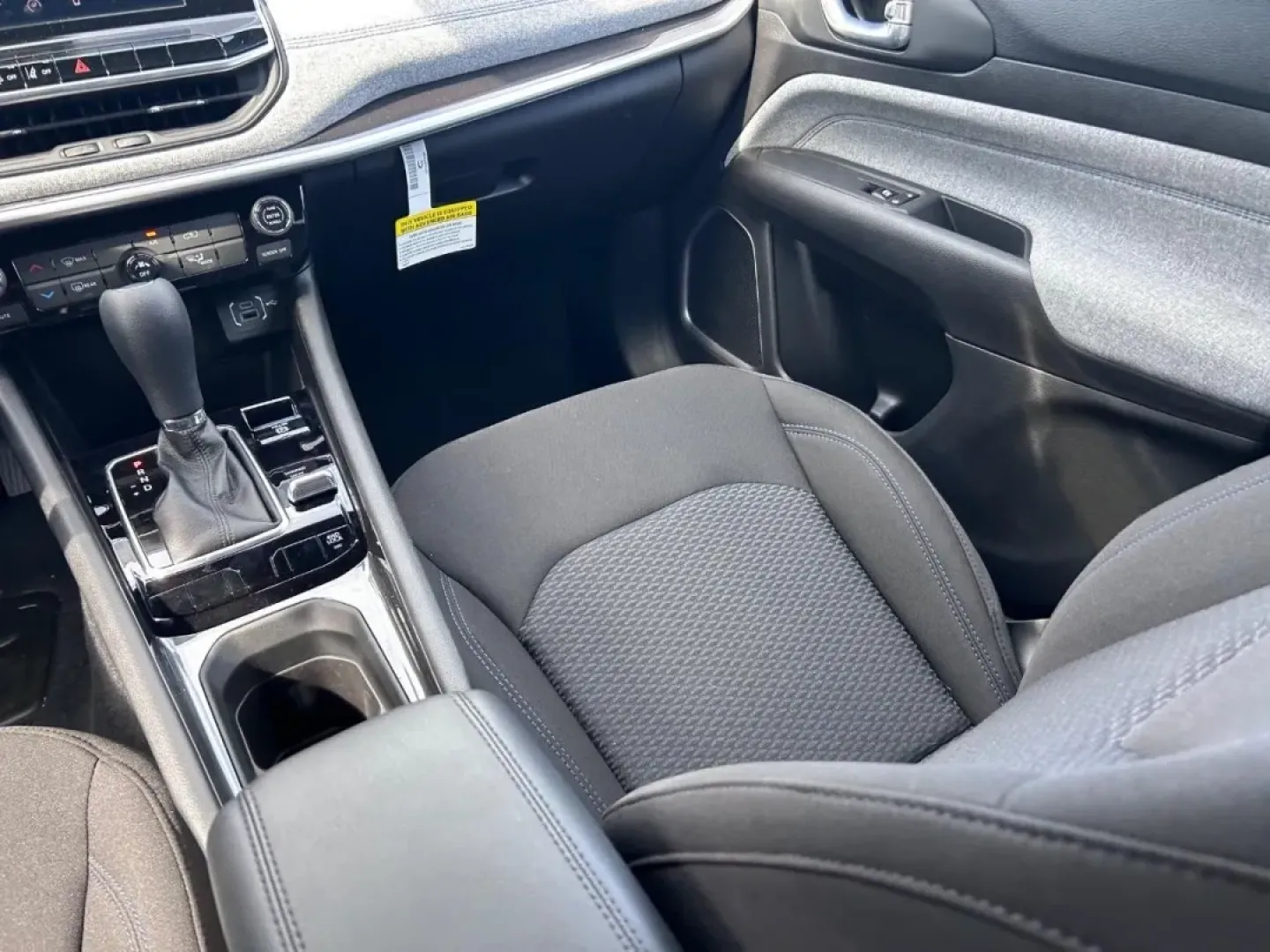 2025 /Black Cloth Jeep Compass Sport (3C4NJDAN8ST) with an 2.0L I4 DOHC DI Turbo engine, Automatic transmission, located at 970 Woodlawn Dr., Farmington, MO, 63640, (573) 431-7800, 37.825642, -90.468674 - **Unleash Your Adventurous Spirit with the 2025 Jeep Compass Sport at Pettus CDJR Farmington!**<br /> <br /> Looking for a vehicle that perfectly balances style, performance, and functionality? The 2025 Jeep Compass Sport is your ideal companion for weekend adventures or daily commutes. With its cap - Photo#16