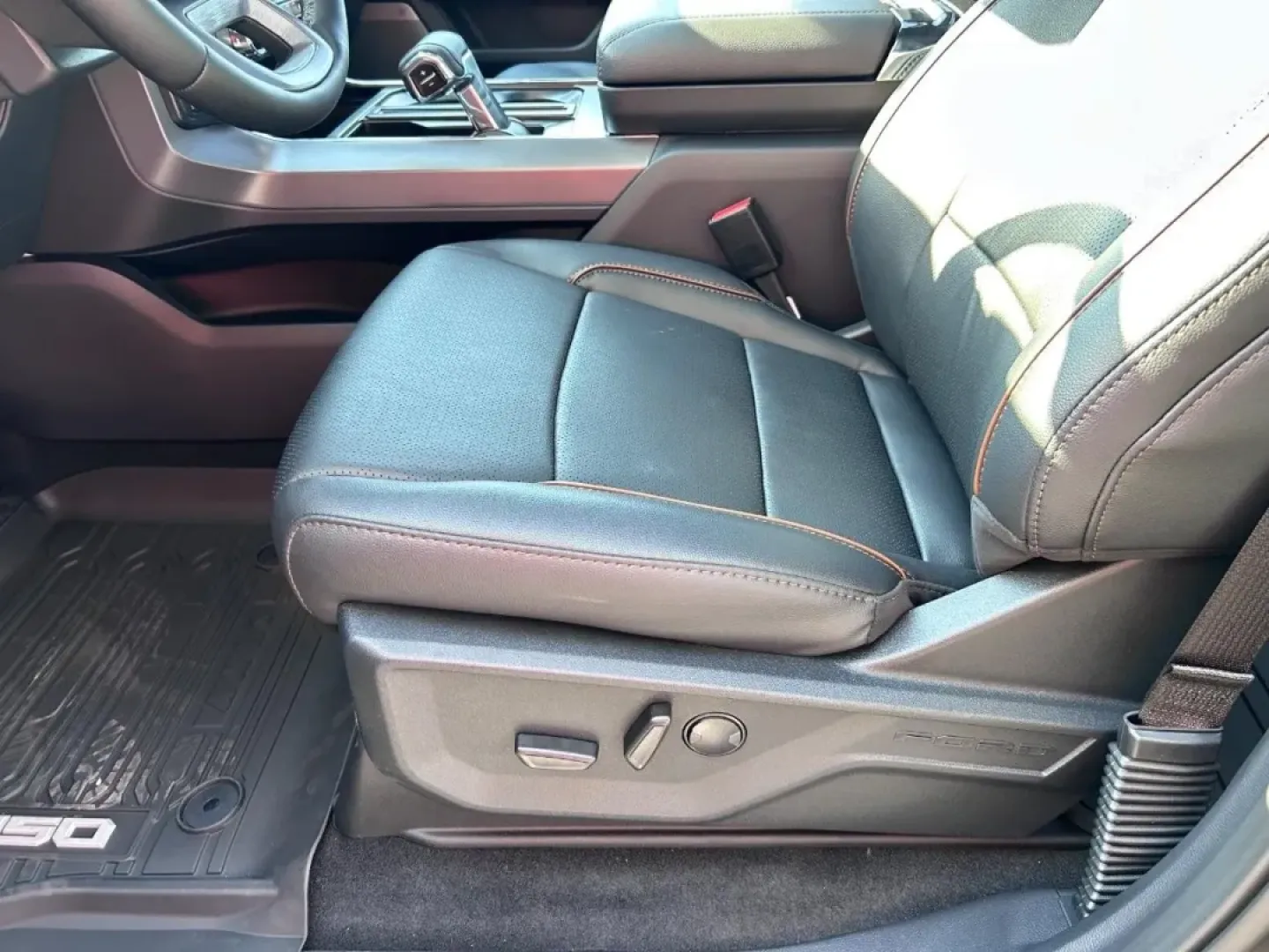 2025 /Black/Smoked Truffle Leather Ford F-150 Lariat (1FTFW5L85SK) with an 3.5L V6 engine, located at 141 Commercial Dr, Fredericktown, MO, 63645, (573) 783-6432, 37.570087, -90.320648 - **Unleash Your Adventurous Spirit with the 2025 Ford F-150 LARIAT at Pettus Ford Fredericktown!**<br /> <br /> Are you ready to elevate your outdoor adventures or tackle daily commutes with unmatched style and power? The 2025 Ford F-150 LARIAT is your ultimate partner for all your journeys, whether - Photo#19