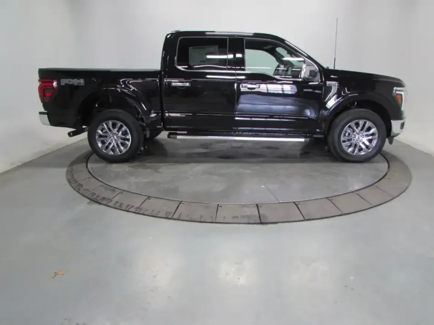 2025 /Black Ford F-150 Lariat (1FTFW5L85SK) with an 3.5L V6 engine, 6A transmission, located at 12836 Highway 21, De Soto, MO, 63020, (636) 337-7777, 38.151867, -90.575615 - **Unleash Your Adventurous Spirit with the 2025 Ford F-150 LARIAT at Pettus Ford Fredericktown!**<br /> <br /> Are you ready to elevate your outdoor adventures or tackle daily commutes with unmatched style and power? The 2025 Ford F-150 LARIAT is your ultimate partner for all your journeys, whether - Photo#7