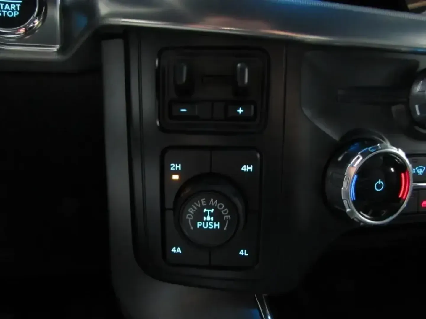 2025 /Black Ford F-150 Lariat (1FTFW5L85SK) with an 3.5L V6 engine, 6A transmission, located at 12836 Highway 21, De Soto, MO, 63020, (636) 337-7777, 38.151867, -90.575615 - **Unleash Your Adventurous Spirit with the 2025 Ford F-150 LARIAT at Pettus Ford Fredericktown!**<br /> <br /> Are you ready to elevate your outdoor adventures or tackle daily commutes with unmatched style and power? The 2025 Ford F-150 LARIAT is your ultimate partner for all your journeys, whether - Photo#31