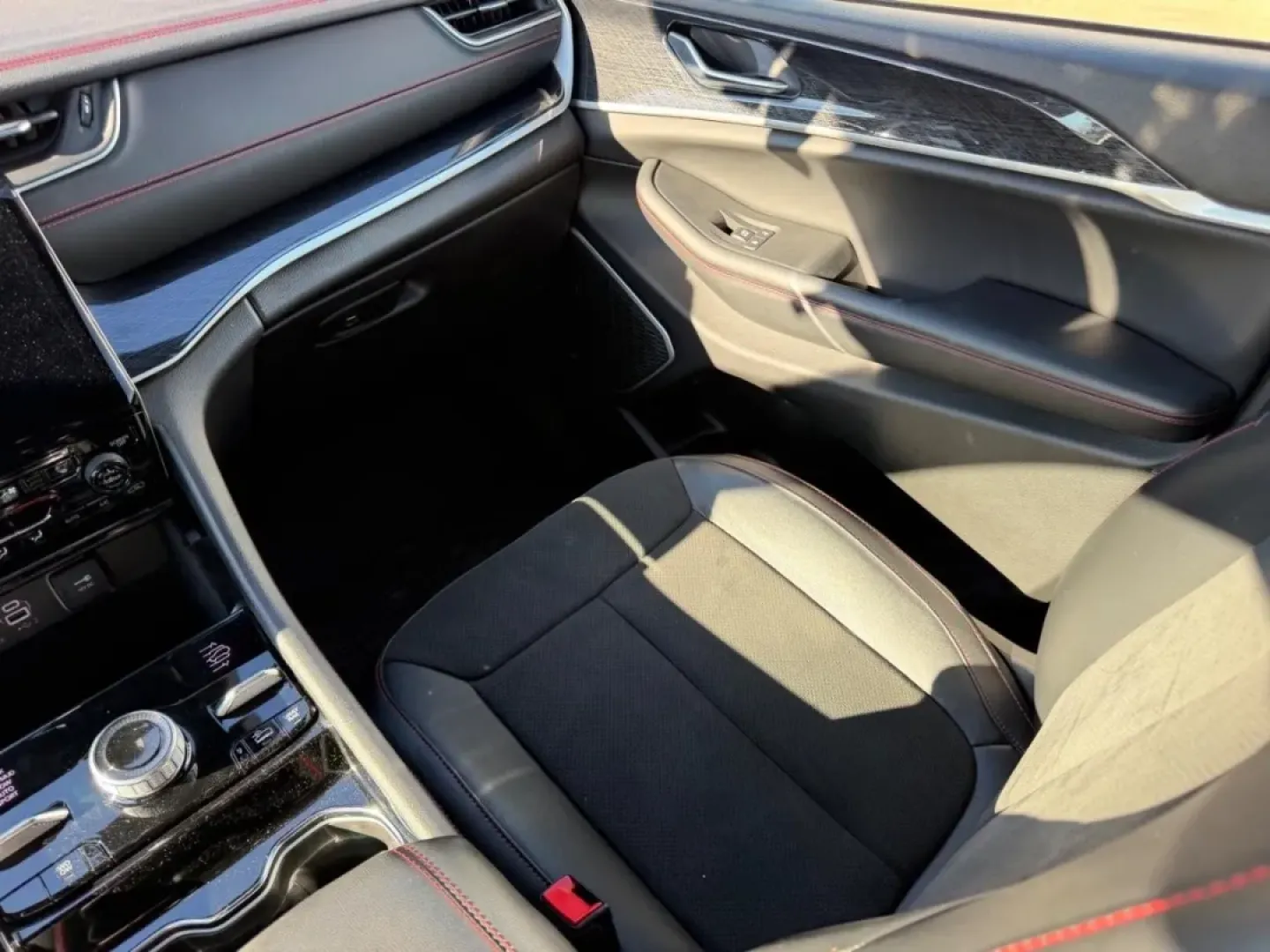 2022 /Global Black Suede Jeep Grand Cherokee Trailhawk (1C4RJHCG7N8) with an 3.6L V6 24V VVT UPG I engine, Automatic transmission, located at 970 Woodlawn Dr., Farmington, MO, 63640, (573) 431-7800, 37.825642, -90.468674 - **Adventure Awaits: Explore the 2022 Jeep Grand Cherokee Trailhawk at Pettus CDJR Farmington!**<br /> <br /> Are you searching for an SUV that effortlessly blends comfort, technology, and rugged capability? Look no further than the 2022 Jeep Grand Cherokee Trailhawk, available now at Pettus CDJR Far - Photo#16