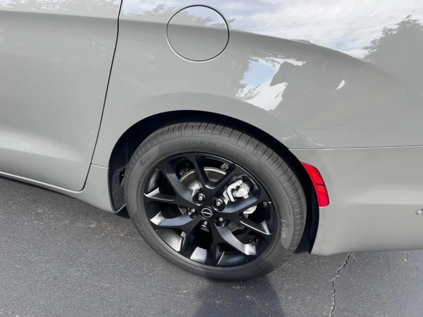 2025 /Black Leather Chrysler Pacifica Limited (2C4RC1GG9SR) with an 3.6L V6 24V VVT UPG I engine, Automatic transmission, located at 970 Woodlawn Dr., Farmington, MO, 63640, (573) 431-7800, 37.825642, -90.468674 - Explore the perfect blend of style, comfort, and functionality with the 2025 Chrysler Pacifica Limited, now available at Pettus CDJR Farmington. Located at 970 Woodlawn Drive in Farmington, MO, we are your trusted OEM dealership dedicated to providing quality used vehicles and certified pre-owned op - Photo#6