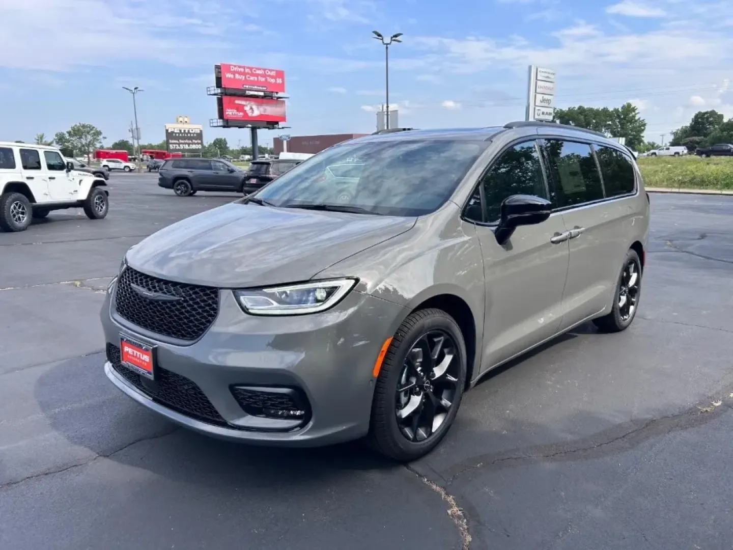 2025 /Black Leather Chrysler Pacifica Limited (2C4RC1GG9SR) with an 3.6L V6 24V VVT UPG I engine, Automatic transmission, located at 970 Woodlawn Dr., Farmington, MO, 63640, (573) 431-7800, 37.825642, -90.468674 - Explore the perfect blend of style, comfort, and functionality with the 2025 Chrysler Pacifica Limited, now available at Pettus CDJR Farmington. Located at 970 Woodlawn Drive in Farmington, MO, we are your trusted OEM dealership dedicated to providing quality used vehicles and certified pre-owned op - Photo#7