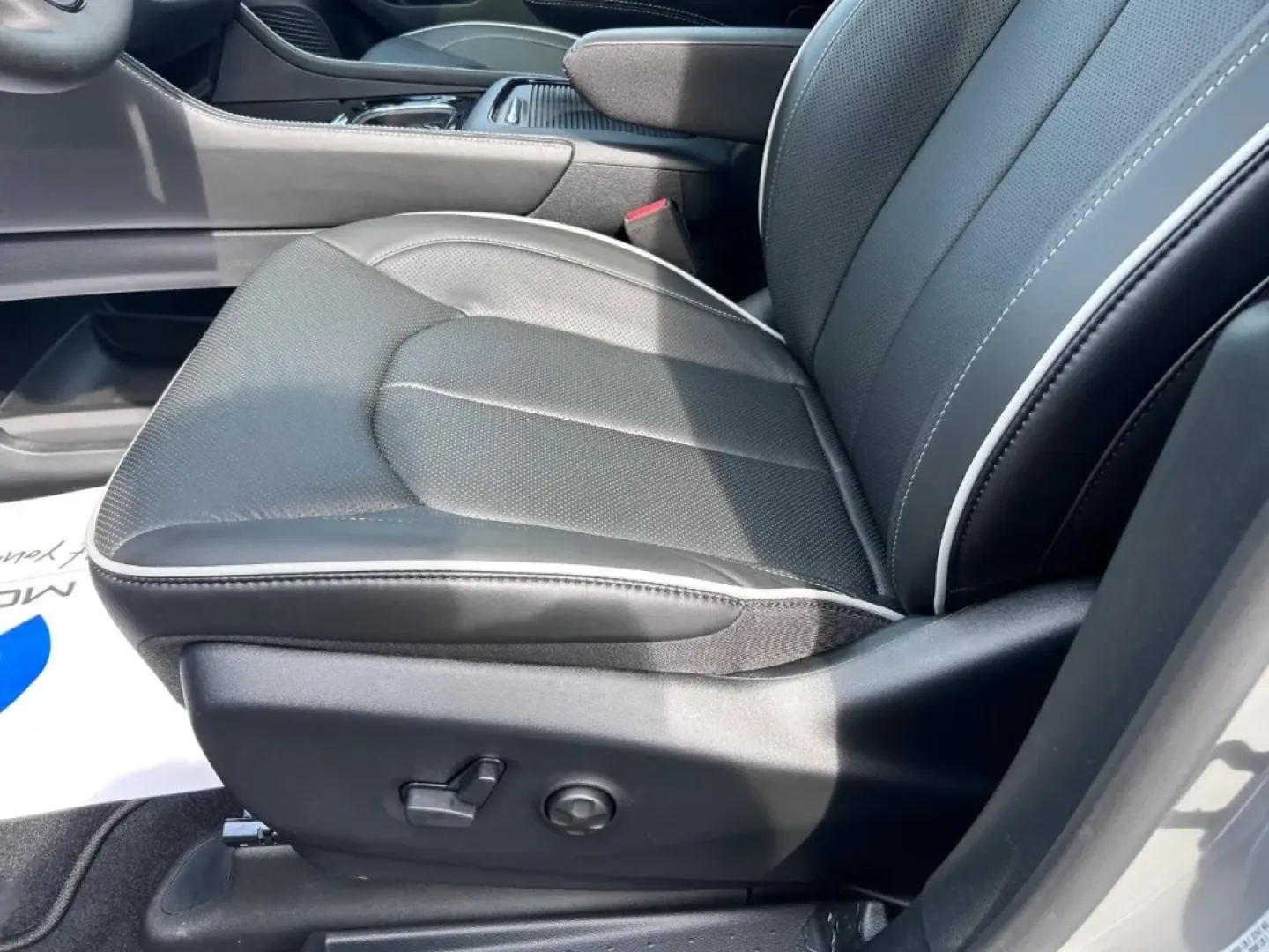 2025 /Black Leather Chrysler Pacifica Limited (2C4RC1GG9SR) with an 3.6L V6 24V VVT UPG I engine, Automatic transmission, located at 970 Woodlawn Dr., Farmington, MO, 63640, (573) 431-7800, 37.825642, -90.468674 - Explore the perfect blend of style, comfort, and functionality with the 2025 Chrysler Pacifica Limited, now available at Pettus CDJR Farmington. Located at 970 Woodlawn Drive in Farmington, MO, we are your trusted OEM dealership dedicated to providing quality used vehicles and certified pre-owned op - Photo#23