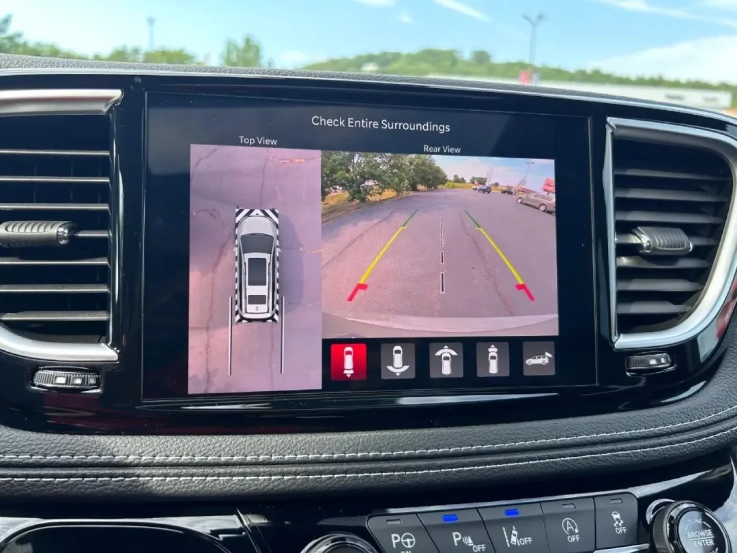 2025 /Black Leather Chrysler Pacifica Limited (2C4RC1GG9SR) with an 3.6L V6 24V VVT UPG I engine, Automatic transmission, located at 970 Woodlawn Dr., Farmington, MO, 63640, (573) 431-7800, 37.825642, -90.468674 - Explore the perfect blend of style, comfort, and functionality with the 2025 Chrysler Pacifica Limited, now available at Pettus CDJR Farmington. Located at 970 Woodlawn Drive in Farmington, MO, we are your trusted OEM dealership dedicated to providing quality used vehicles and certified pre-owned op - Photo#25