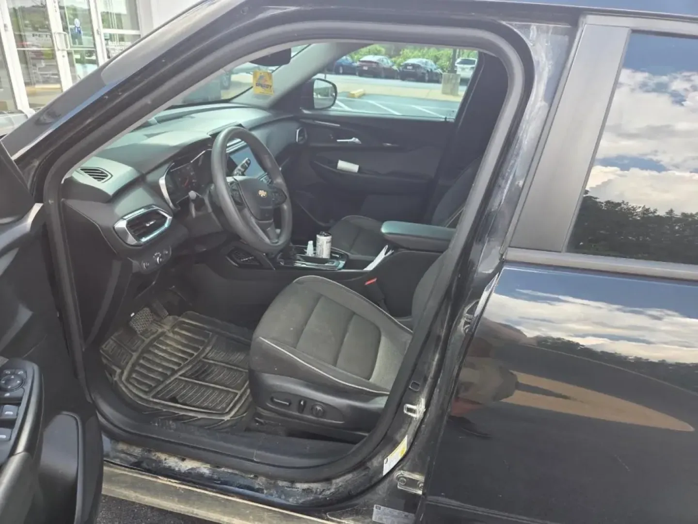 2021 Chevrolet Trailblazer LT (KL79MRSL4MB) with an Other engine, located at 12830 Highway 21, De Soto, MO, 63020, (636) 337-7777, 38.153099, -90.573624 - **Unleash Your Adventurous Spirit with the 2021 Chevrolet Trailblazer LT Your Ideal Companion for Every Journey!**<br /> <br /> Are you ready to elevate your driving experience? Whether you're navigating the bustling streets of De Soto or embarking on weekend adventures across the scenic Ozarks, th - Photo#3