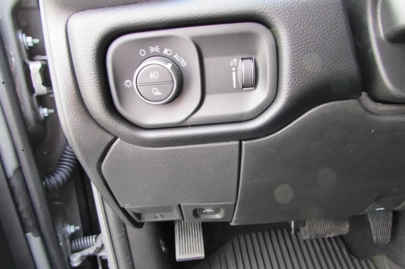 2025 /Diesel Gray/Black Cloth Ram 2500 Big Horn (3C63R5DL3SG) with an Other engine, located at 12830 Highway 21, De Soto, MO, 63020, (636) 337-7777, 38.153099, -90.573624 - ### Elevate Your Adventures with the 2025 Ram 2500 Big Horn at Pettus CDJR DeSoto<br /> <br /> Are you ready to take your weekend adventures to the next level? The 2025 Ram 2500 Big Horn is not just a truck; it's a lifestyle choice designed for those who crave both rugged capability and modern comfo - Photo#17