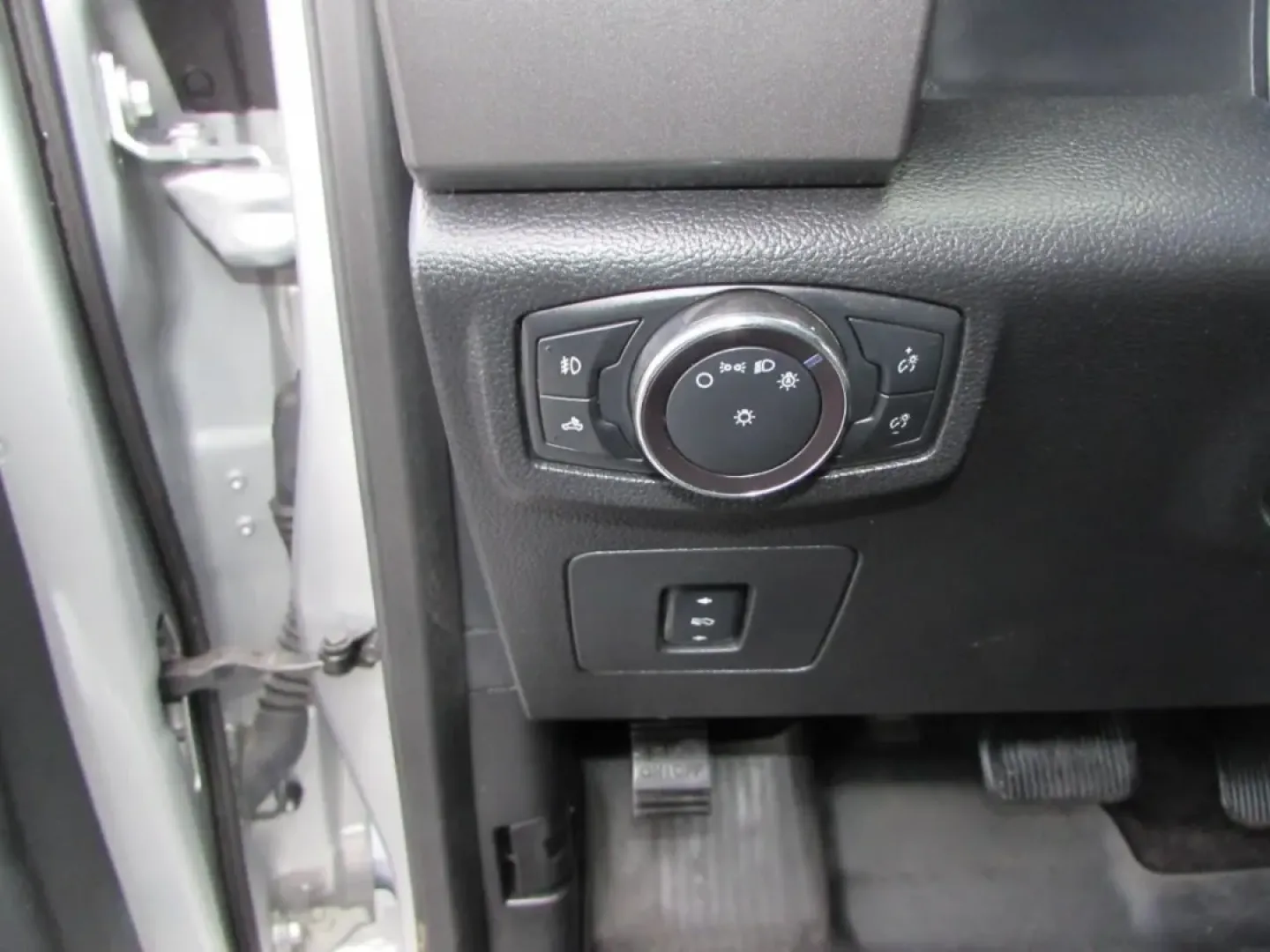 2017 /Black Ford F-150 XLT (1FTEW1EF0HF) with an Other engine, located at 12836 Highway 21, De Soto, MO, 63020, (636) 337-7777, 38.151867, -90.575615 - **Discover Adventure with the 2017 Ford F-150 at Pettus Ford De Soto!**<br /> <br /> Are you ready to elevate your lifestyle with a powerful truck that can handle everything from weekend adventures to your daily commute? The 2017 Ford F-150, available now at Pettus Ford De Soto, is the perfect blend - Photo#18