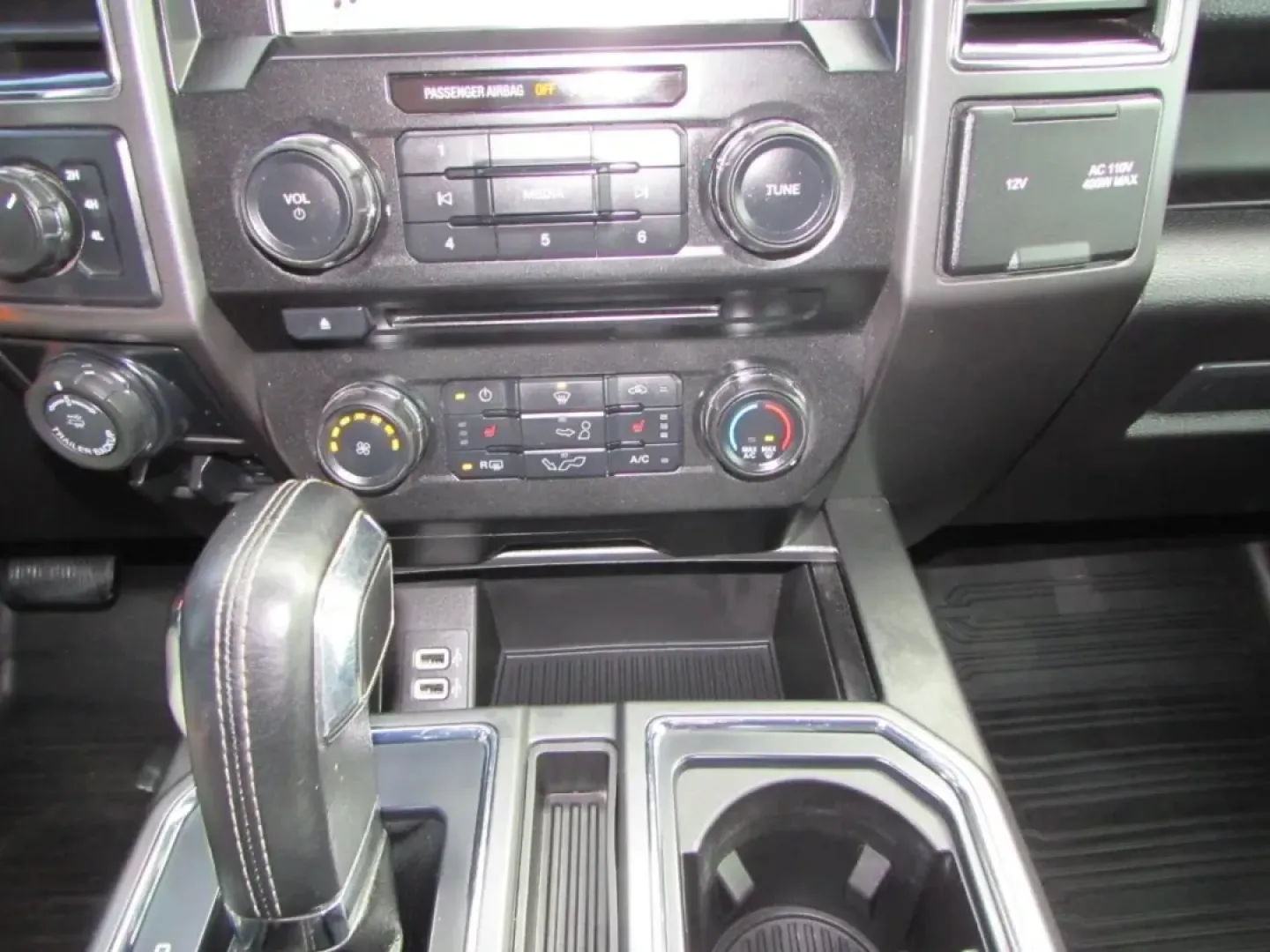 2017 /Black Ford F-150 XLT (1FTEW1EF0HF) with an Other engine, located at 12836 Highway 21, De Soto, MO, 63020, (636) 337-7777, 38.151867, -90.575615 - **Discover Adventure with the 2017 Ford F-150 at Pettus Ford De Soto!**<br /> <br /> Are you ready to elevate your lifestyle with a powerful truck that can handle everything from weekend adventures to your daily commute? The 2017 Ford F-150, available now at Pettus Ford De Soto, is the perfect blend - Photo#26