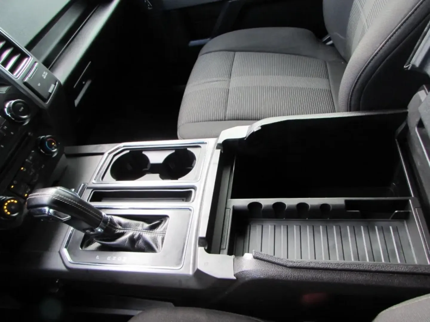 2017 /Black Ford F-150 XLT (1FTEW1EF0HF) with an Other engine, located at 12836 Highway 21, De Soto, MO, 63020, (636) 337-7777, 38.151867, -90.575615 - **Discover Adventure with the 2017 Ford F-150 at Pettus Ford De Soto!**<br /> <br /> Are you ready to elevate your lifestyle with a powerful truck that can handle everything from weekend adventures to your daily commute? The 2017 Ford F-150, available now at Pettus Ford De Soto, is the perfect blend - Photo#27