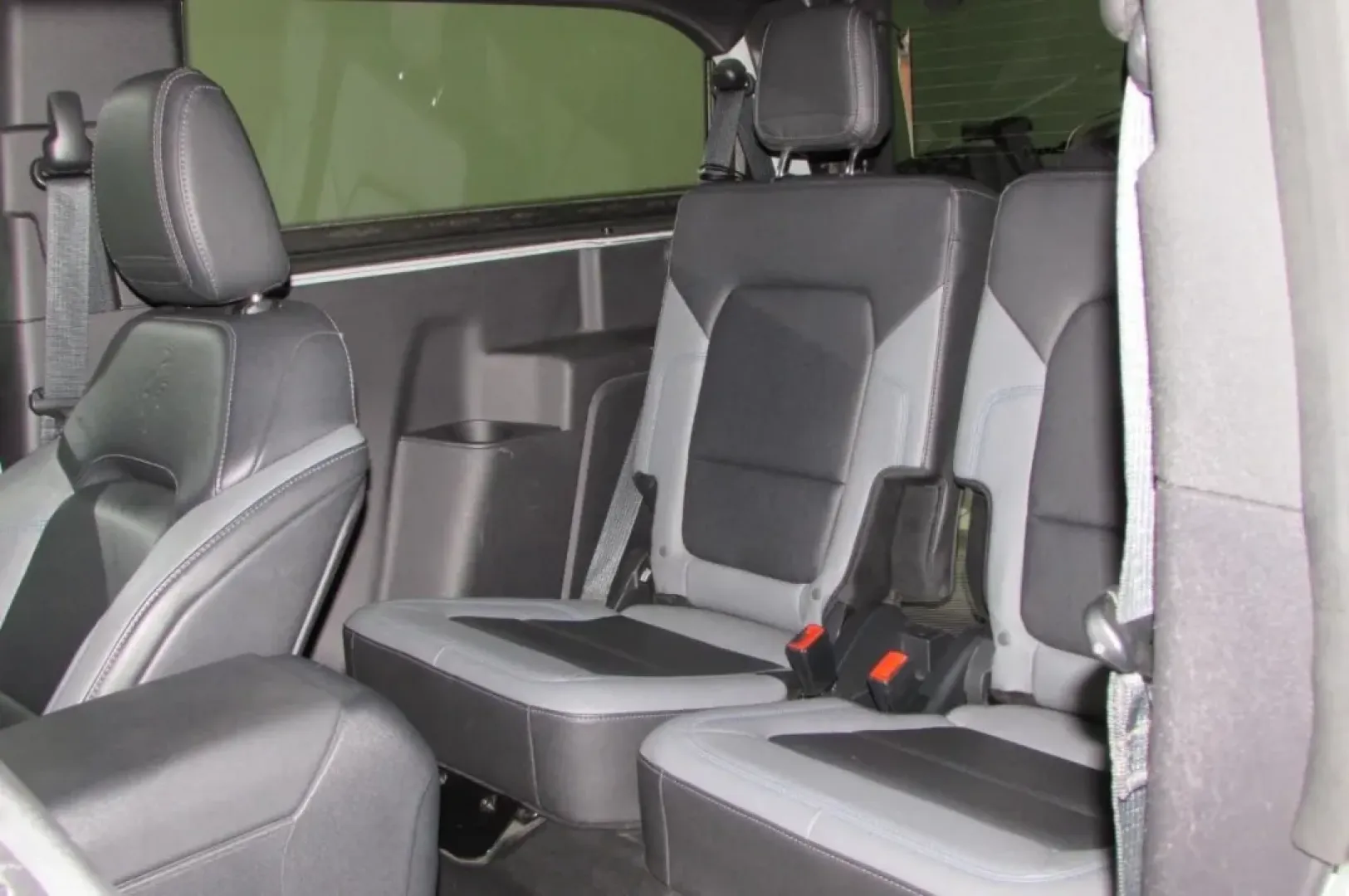 2022 /Dark Gray W/Black Onyx Ford Bronco Black Diamond (1FMDE5AH3NL) with an Other engine, located at 12830 Highway 21, De Soto, MO, 63020, (636) 337-7777, 38.153099, -90.573624 - Are you ready to embark on your next adventure with a vehicle that embodies both rugged capability and modern comfort? Look no further than the striking 2022 Ford Bronco, available now at Pettus CDJR DeSoto. This exceptional SUV is perfect for thrill-seekers and weekend adventurers alike. Whether yo - Photo#26