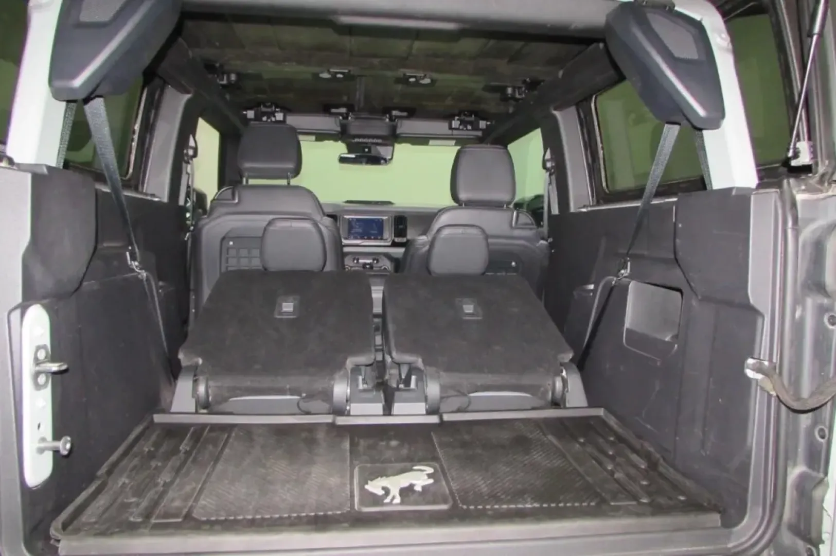 2022 /Dark Gray W/Black Onyx Ford Bronco Black Diamond (1FMDE5AH3NL) with an Other engine, located at 12830 Highway 21, De Soto, MO, 63020, (636) 337-7777, 38.153099, -90.573624 - Are you ready to embark on your next adventure with a vehicle that embodies both rugged capability and modern comfort? Look no further than the striking 2022 Ford Bronco, available now at Pettus CDJR DeSoto. This exceptional SUV is perfect for thrill-seekers and weekend adventurers alike. Whether yo - Photo#31