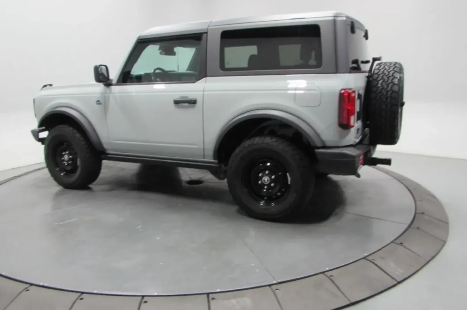 2022 /Dark Gray W/Black Onyx Ford Bronco Black Diamond (1FMDE5AH3NL) with an Other engine, located at 12830 Highway 21, De Soto, MO, 63020, (636) 337-7777, 38.153099, -90.573624 - Are you ready to embark on your next adventure with a vehicle that embodies both rugged capability and modern comfort? Look no further than the striking 2022 Ford Bronco, available now at Pettus CDJR DeSoto. This exceptional SUV is perfect for thrill-seekers and weekend adventurers alike. Whether yo - Photo#4