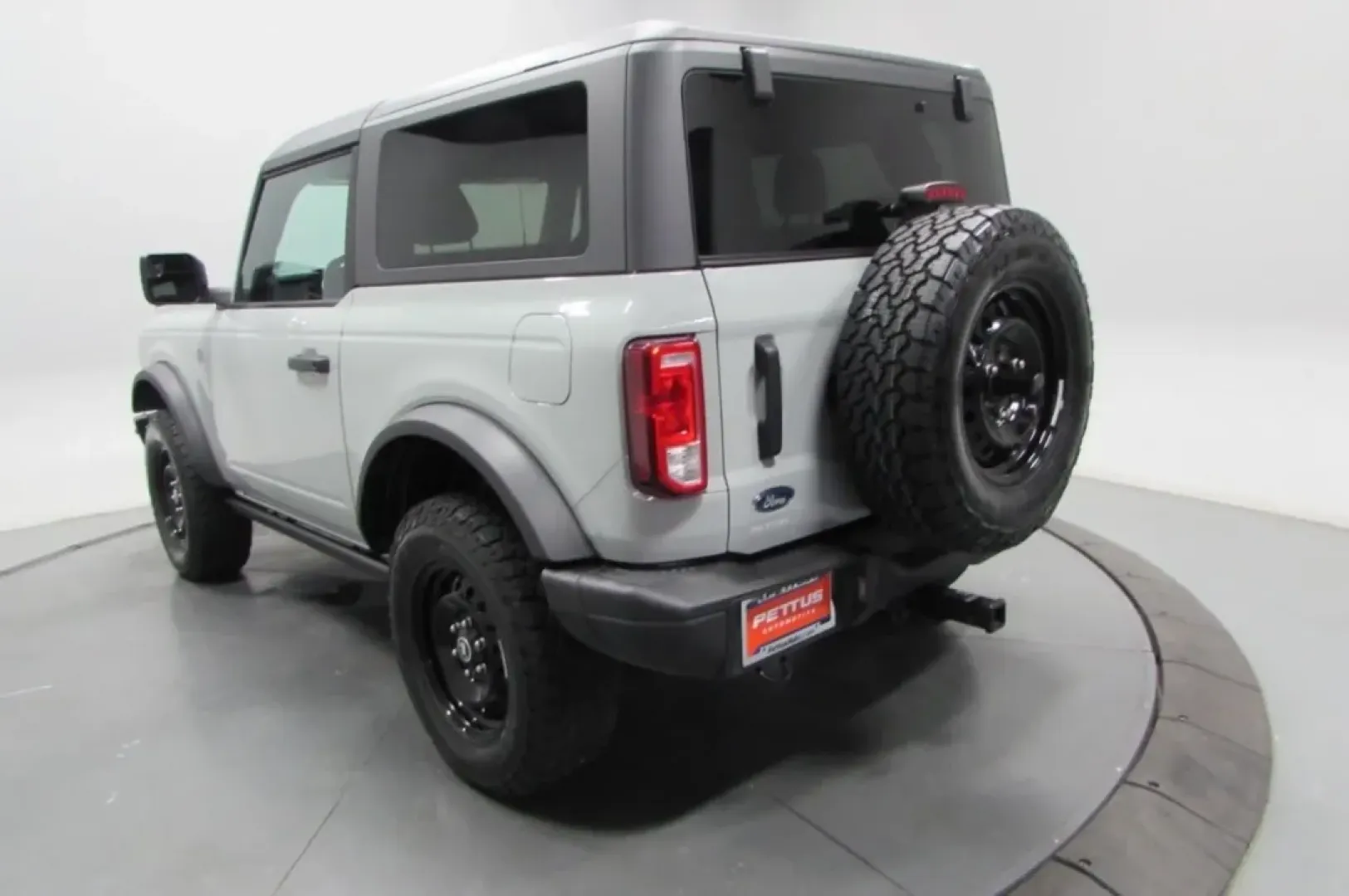 2022 /Dark Gray W/Black Onyx Ford Bronco Black Diamond (1FMDE5AH3NL) with an Other engine, located at 12830 Highway 21, De Soto, MO, 63020, (636) 337-7777, 38.153099, -90.573624 - Are you ready to embark on your next adventure with a vehicle that embodies both rugged capability and modern comfort? Look no further than the striking 2022 Ford Bronco, available now at Pettus CDJR DeSoto. This exceptional SUV is perfect for thrill-seekers and weekend adventurers alike. Whether yo - Photo#5