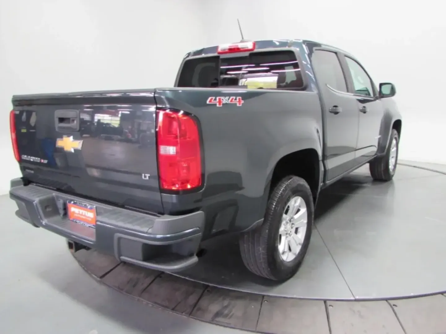 2018 /Black Chevrolet Colorado LT (1GCGTCEN2J1) with an Other engine, located at 12836 Highway 21, De Soto, MO, 63020, (636) 337-7777, 38.151867, -90.575615 - **Unleash Your Adventurous Spirit with the 2018 Chevrolet Colorado at Pettus Ford De Soto!**<br /> <br /> For those who crave the thrill of the open road and the flexibility of a capable truck, the 2018 Chevrolet Colorado is the perfect companion. Imagine yourself embarking on weekend getaways with - Photo#7